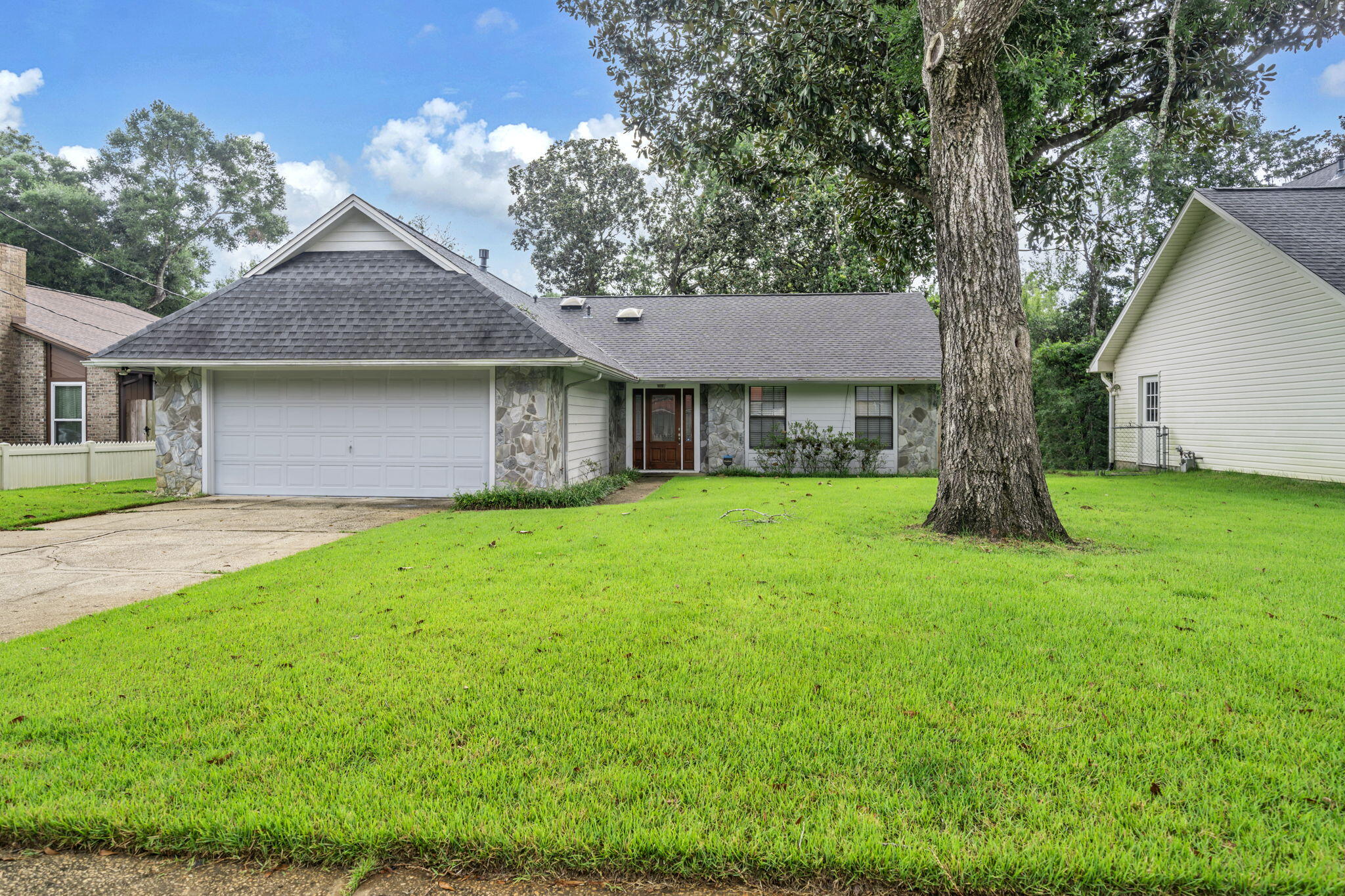 CREEKSIDE 4 - Residential Lease