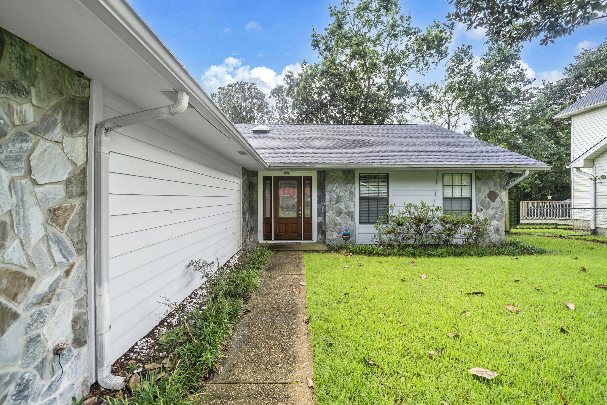 CREEKSIDE 4 - Residential Lease
