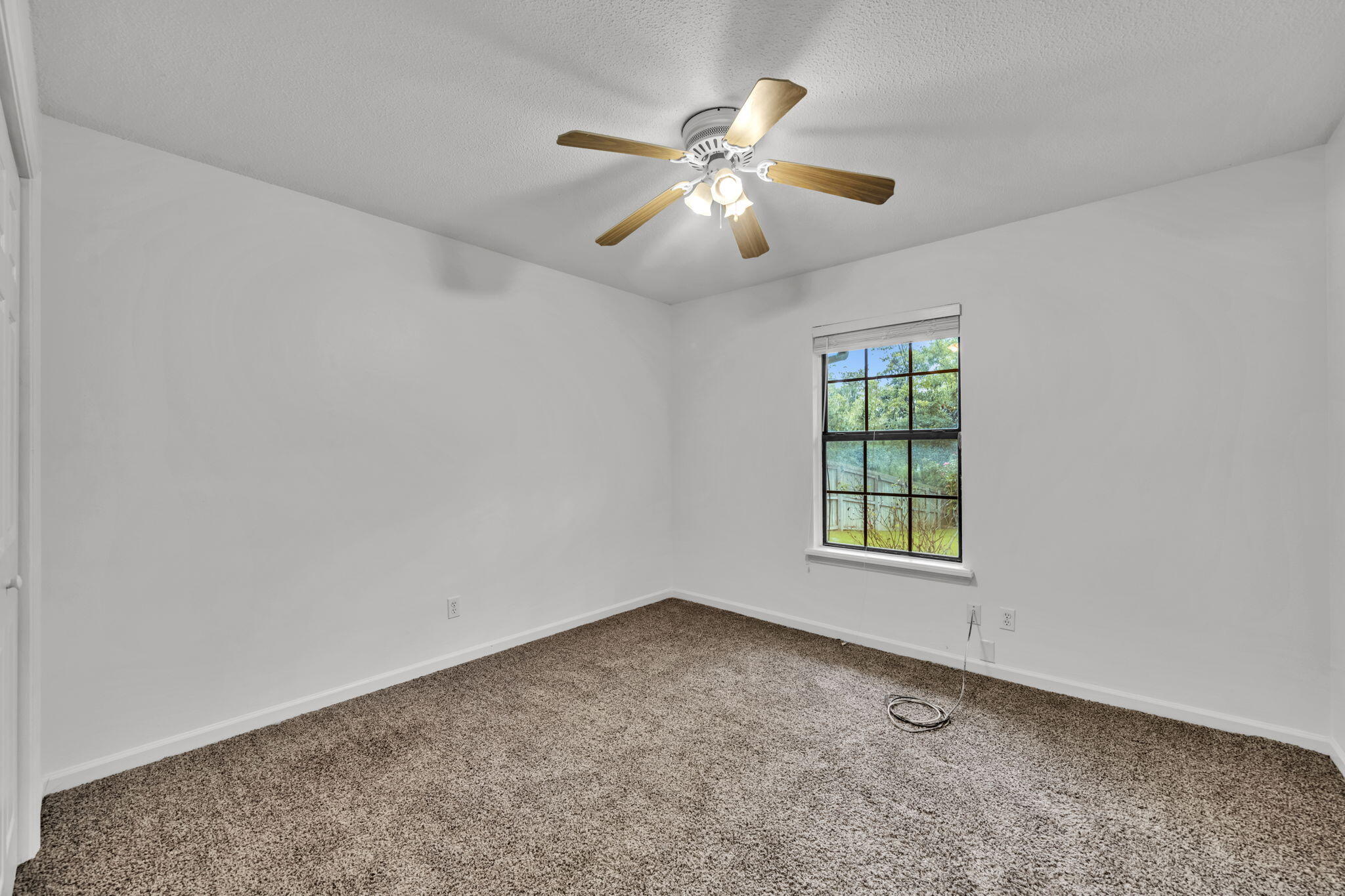 CREEKSIDE 4 - Residential Lease