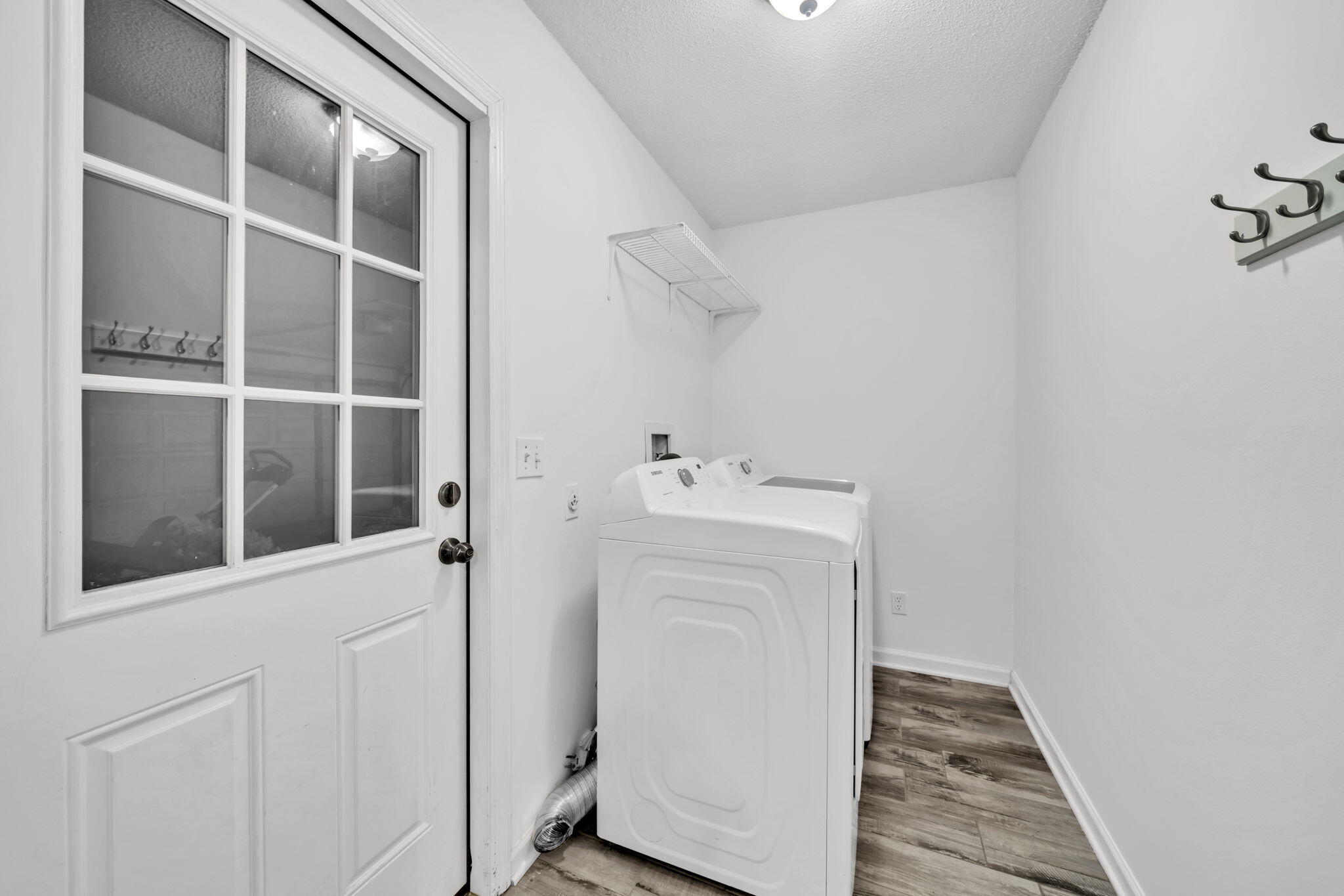 CREEKSIDE 4 - Residential Lease