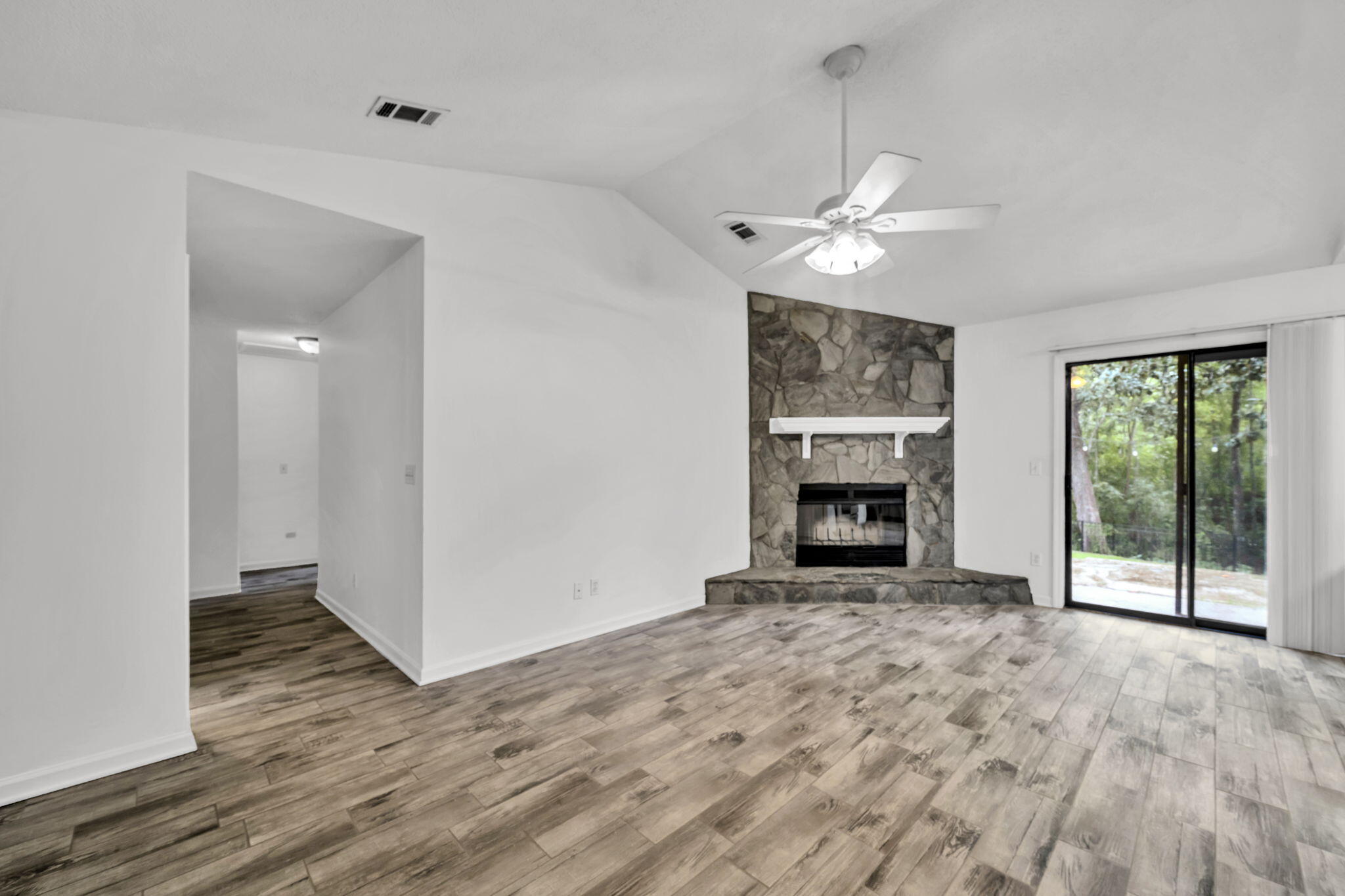 CREEKSIDE 4 - Residential Lease