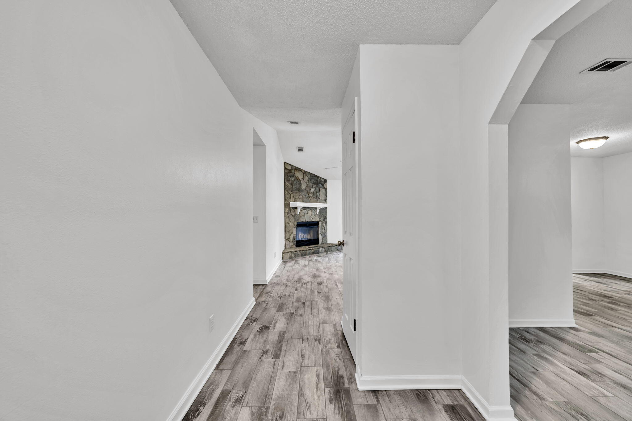 CREEKSIDE 4 - Residential Lease