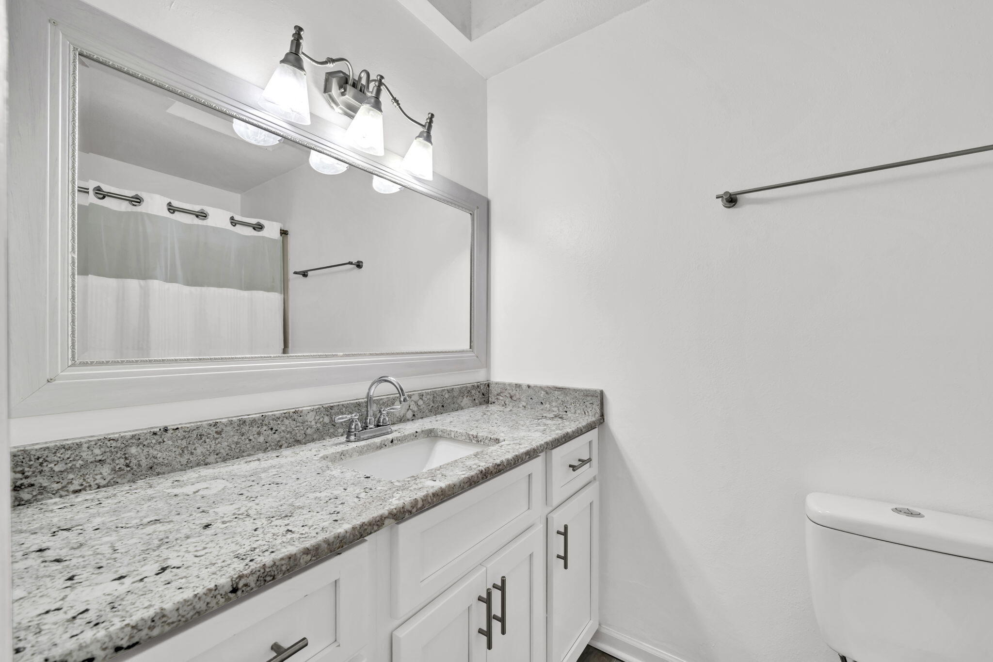 CREEKSIDE 4 - Residential Lease