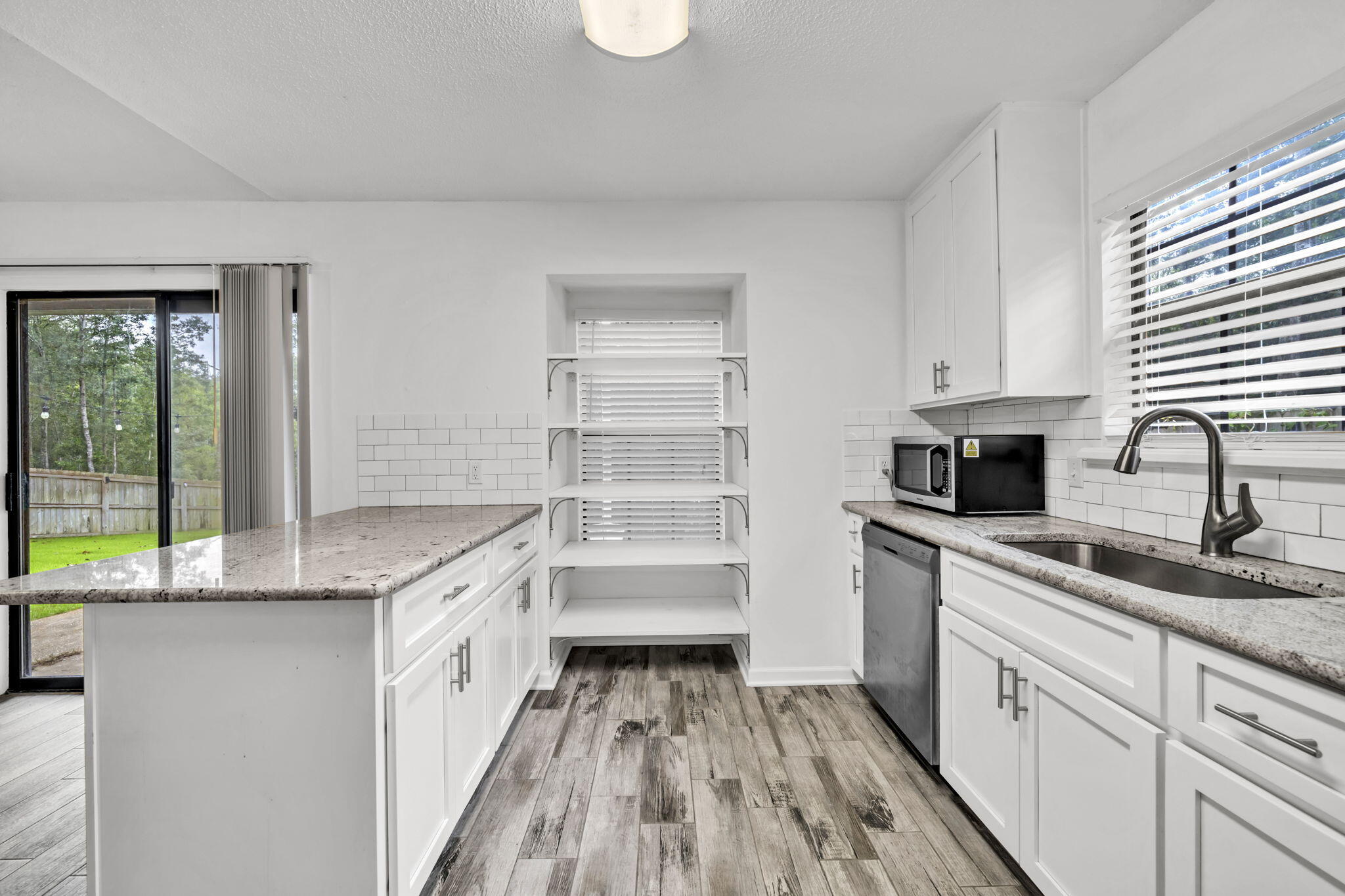 CREEKSIDE 4 - Residential Lease