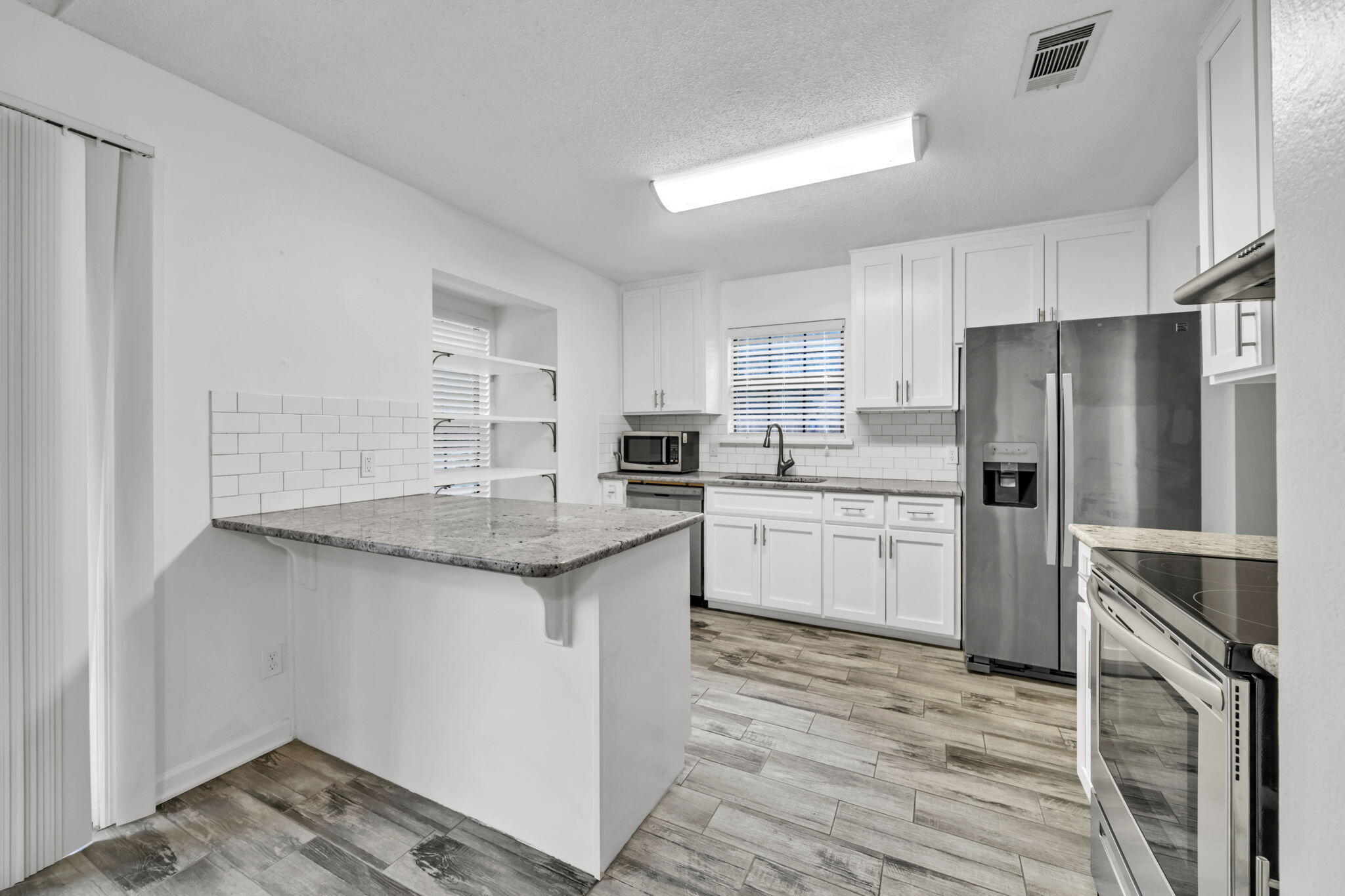 CREEKSIDE 4 - Residential Lease