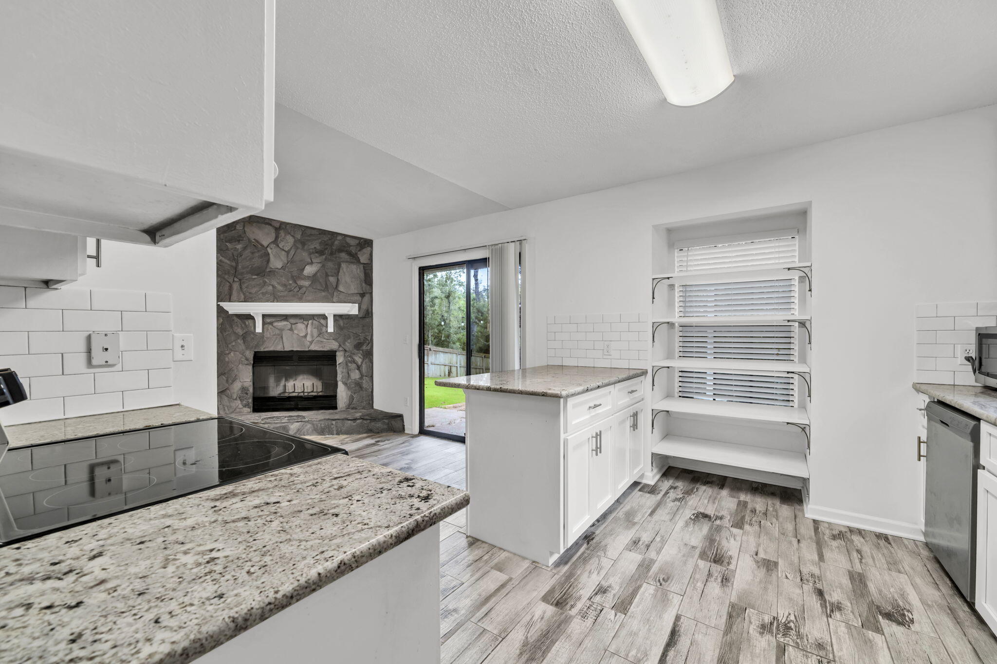 CREEKSIDE 4 - Residential Lease