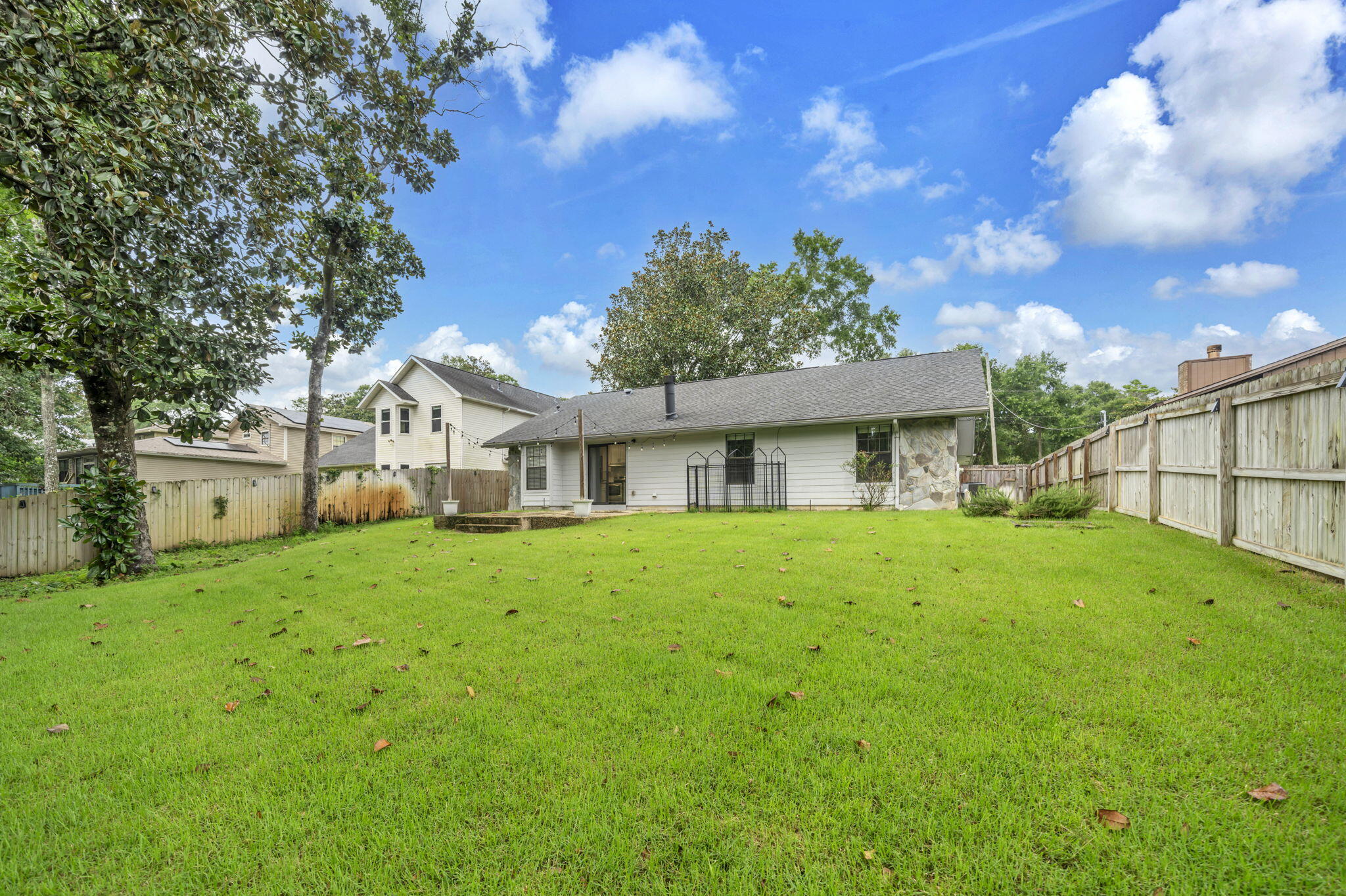 CREEKSIDE 4 - Residential Lease