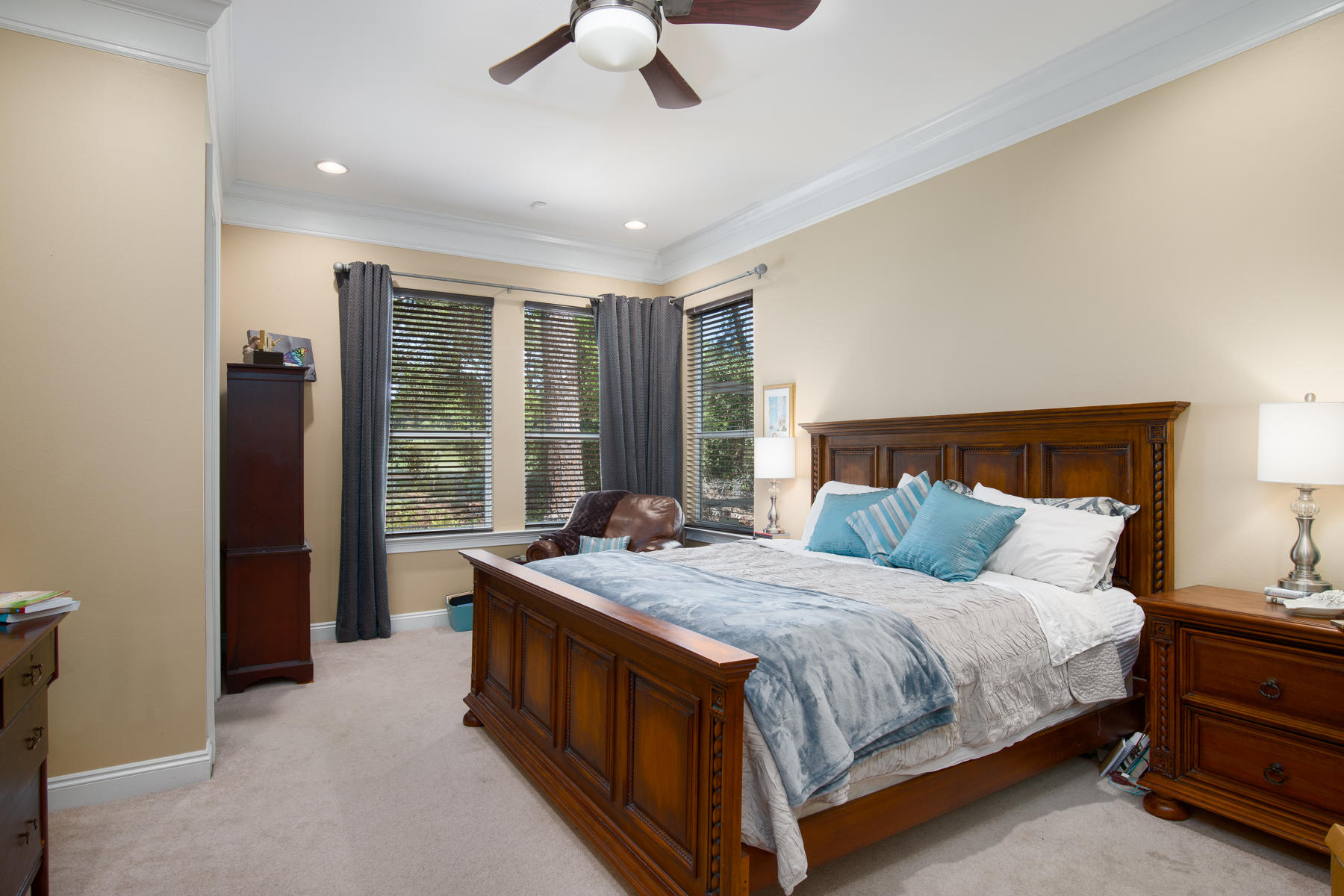 FAIRWAY VILLAS - Residential