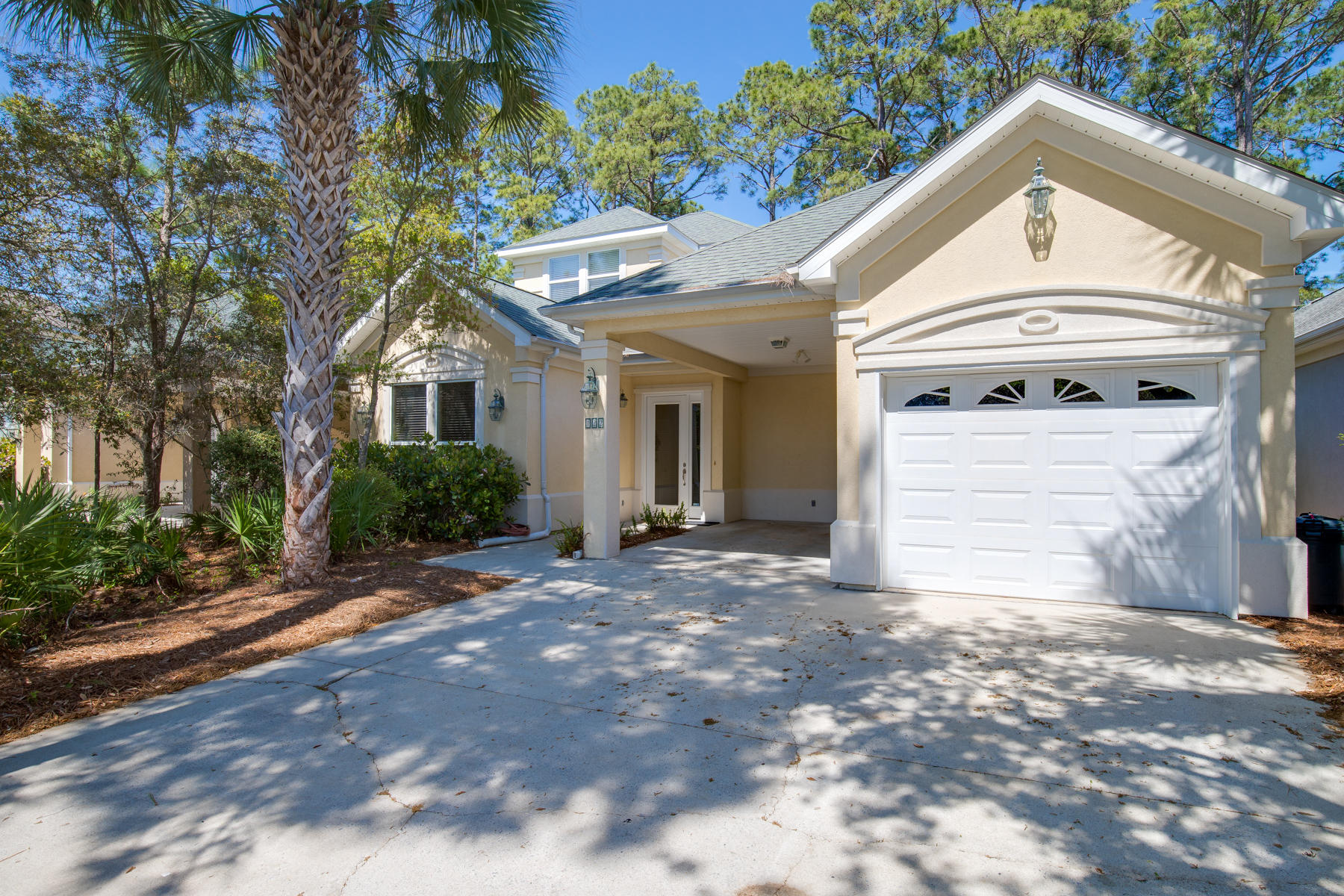 FAIRWAY VILLAS - Residential