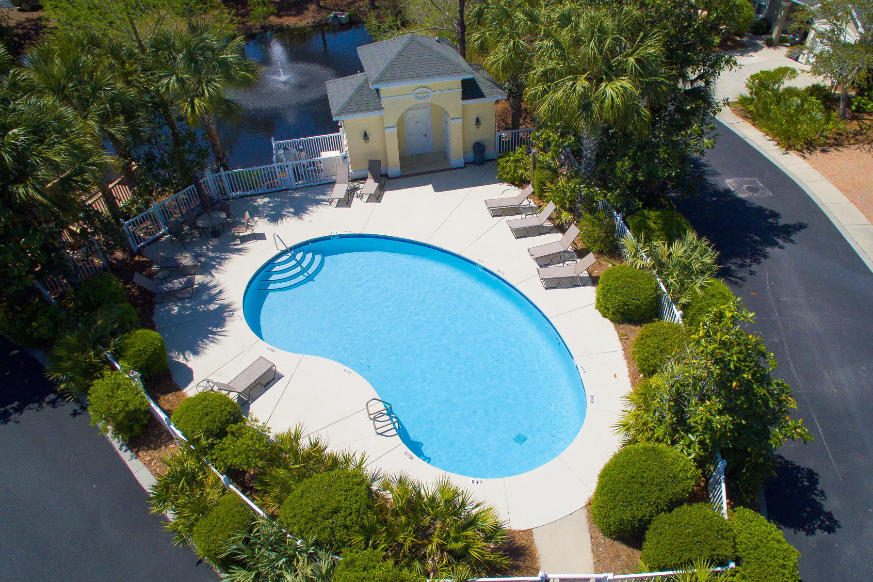 FAIRWAY VILLAS - Residential