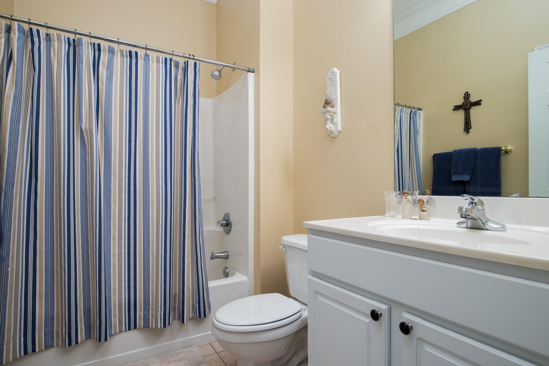 FAIRWAY VILLAS - Residential