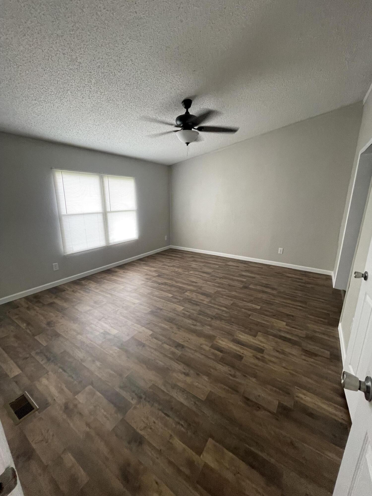 OAKRIDGE - Residential