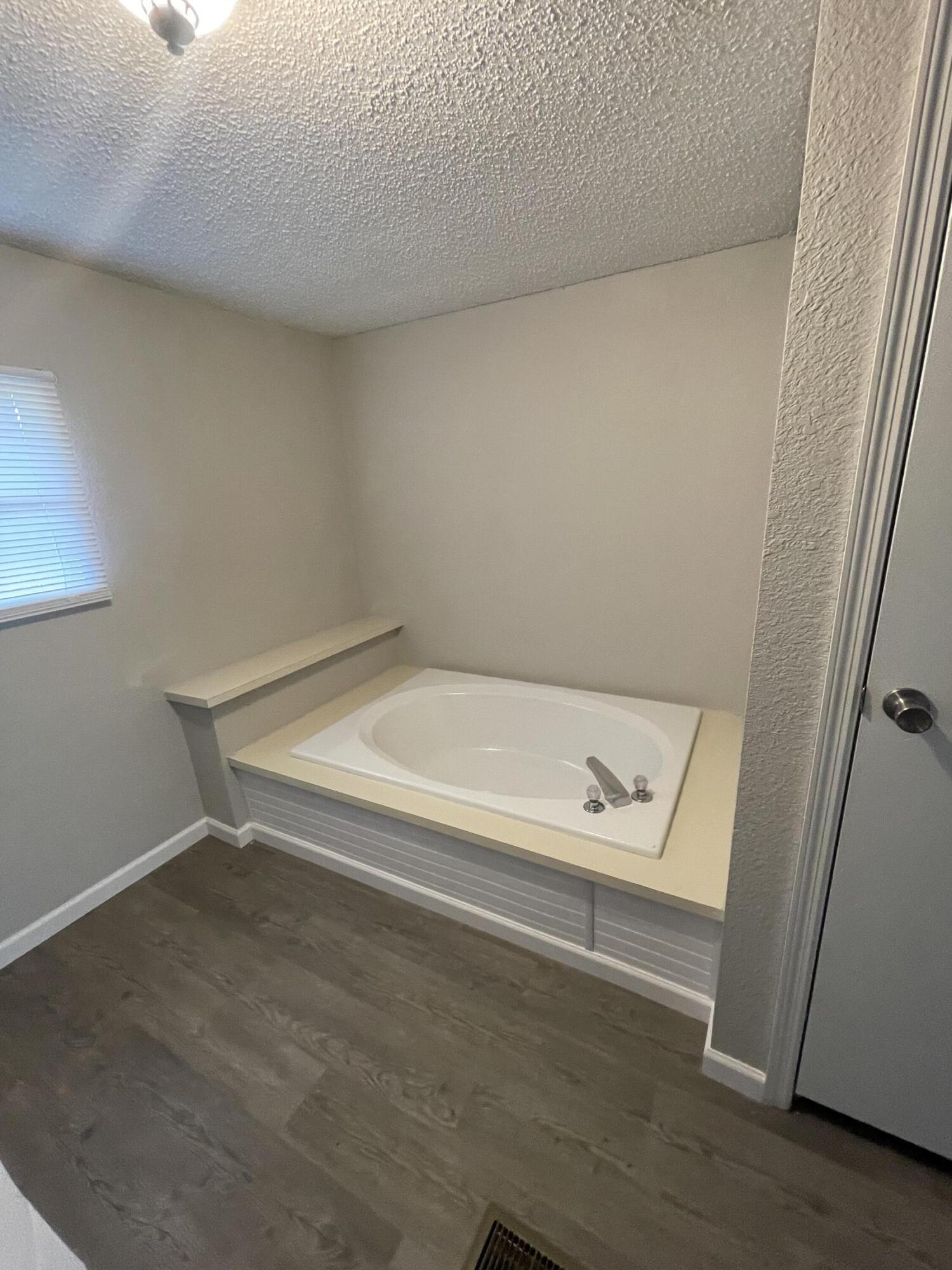 OAKRIDGE - Residential