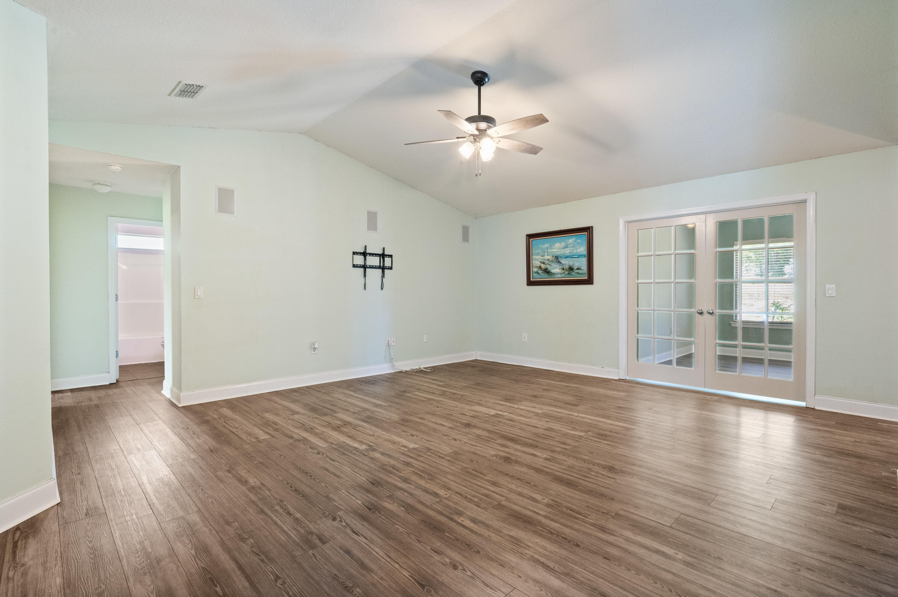 SILVER SPRINGS EST - Residential