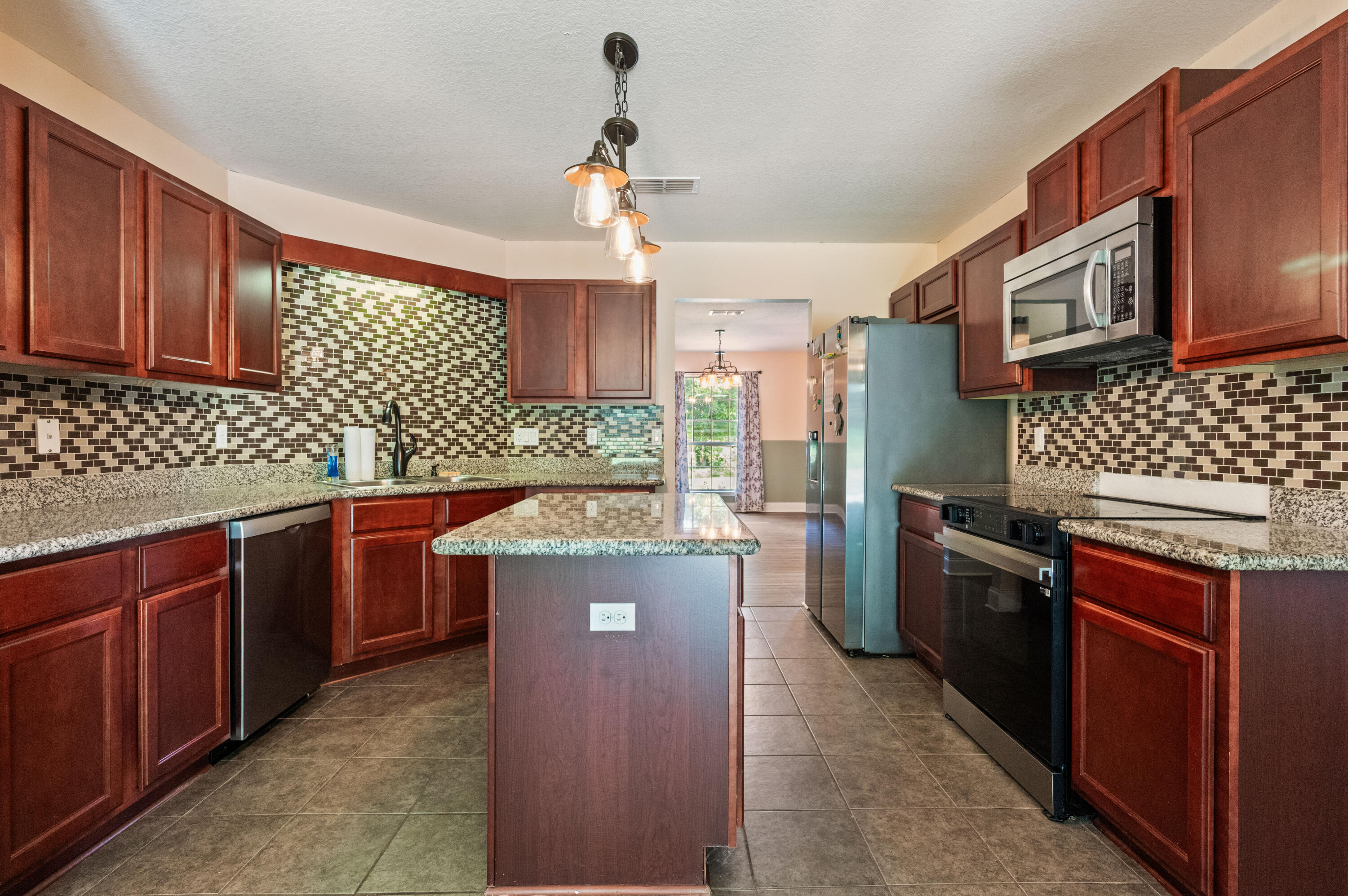 SILVER SPRINGS EST - Residential