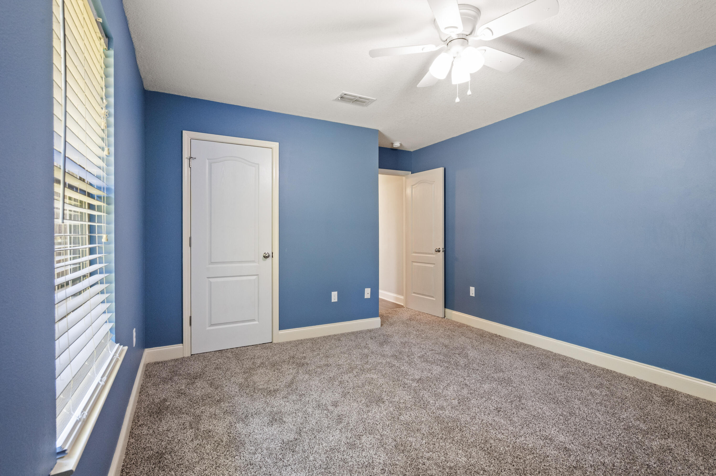 SILVER SPRINGS EST - Residential