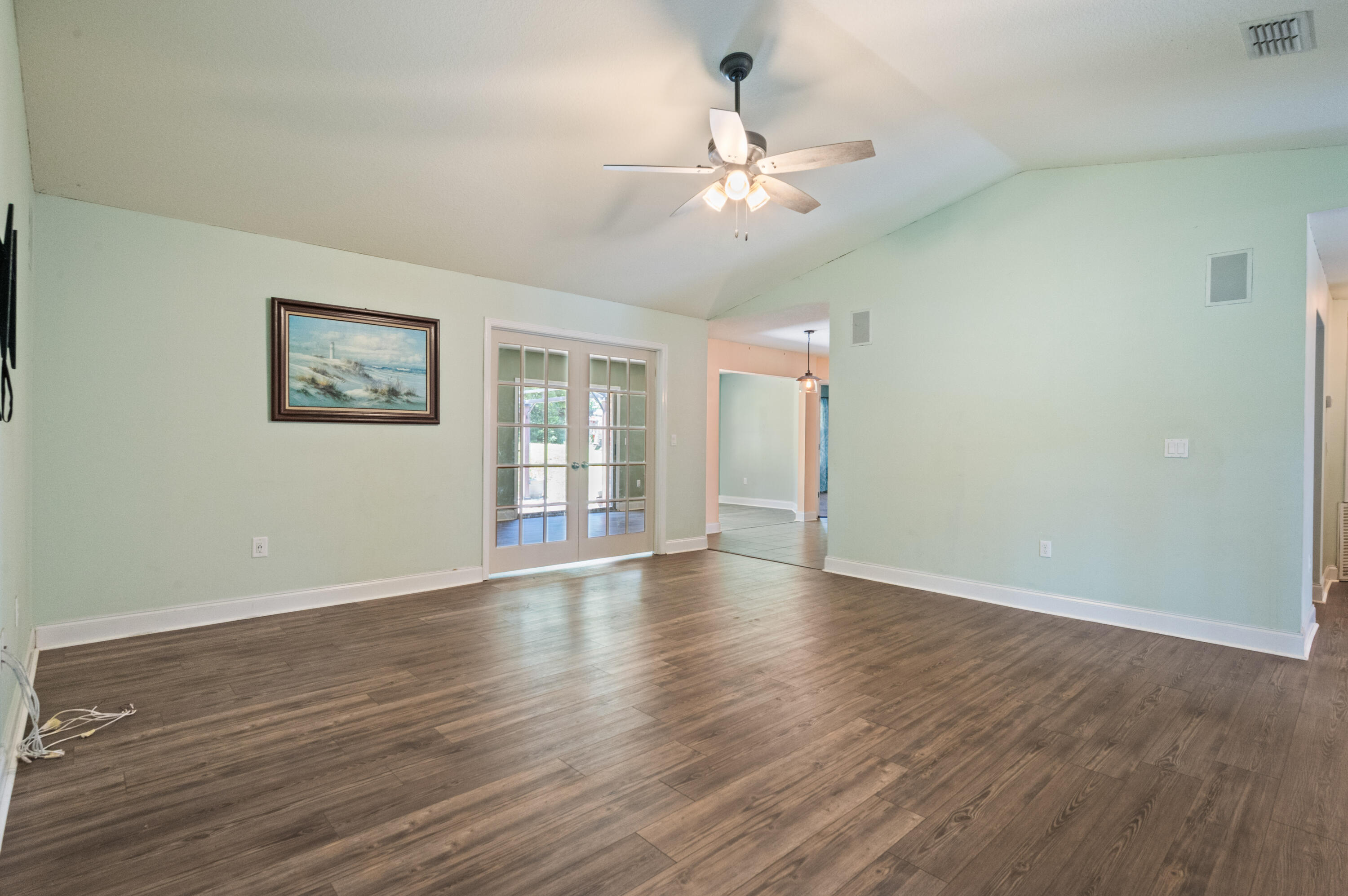 SILVER SPRINGS EST - Residential