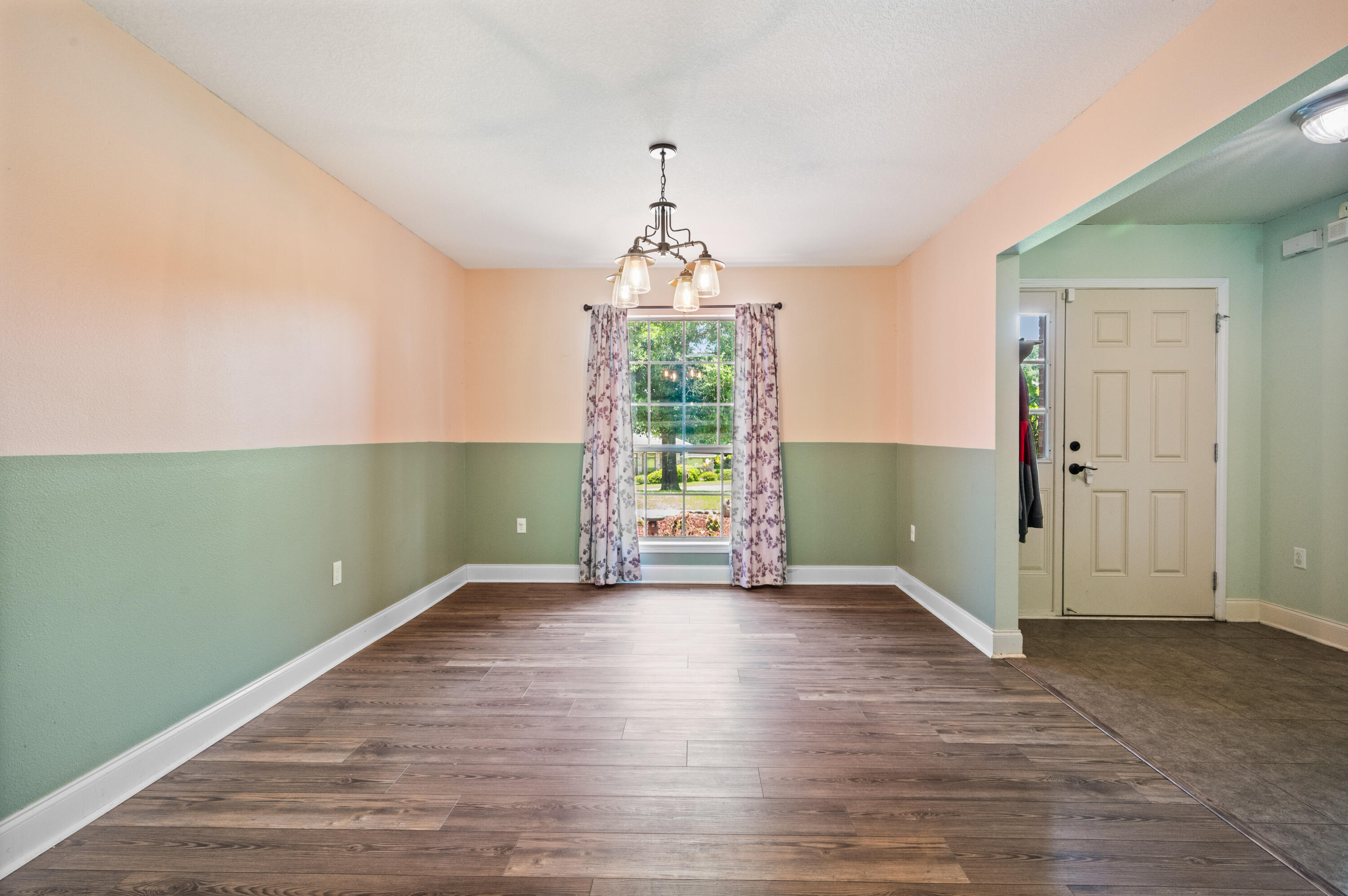 SILVER SPRINGS EST - Residential