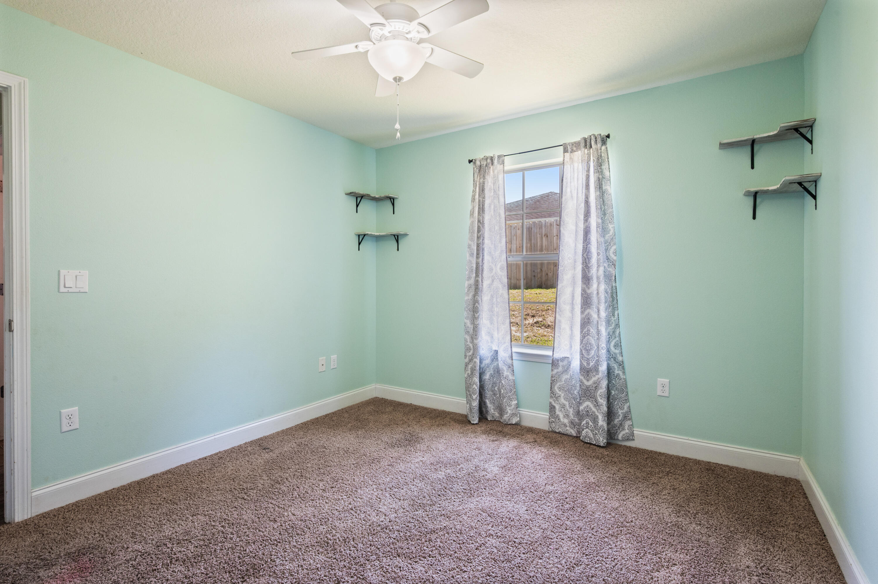 SILVER SPRINGS EST - Residential