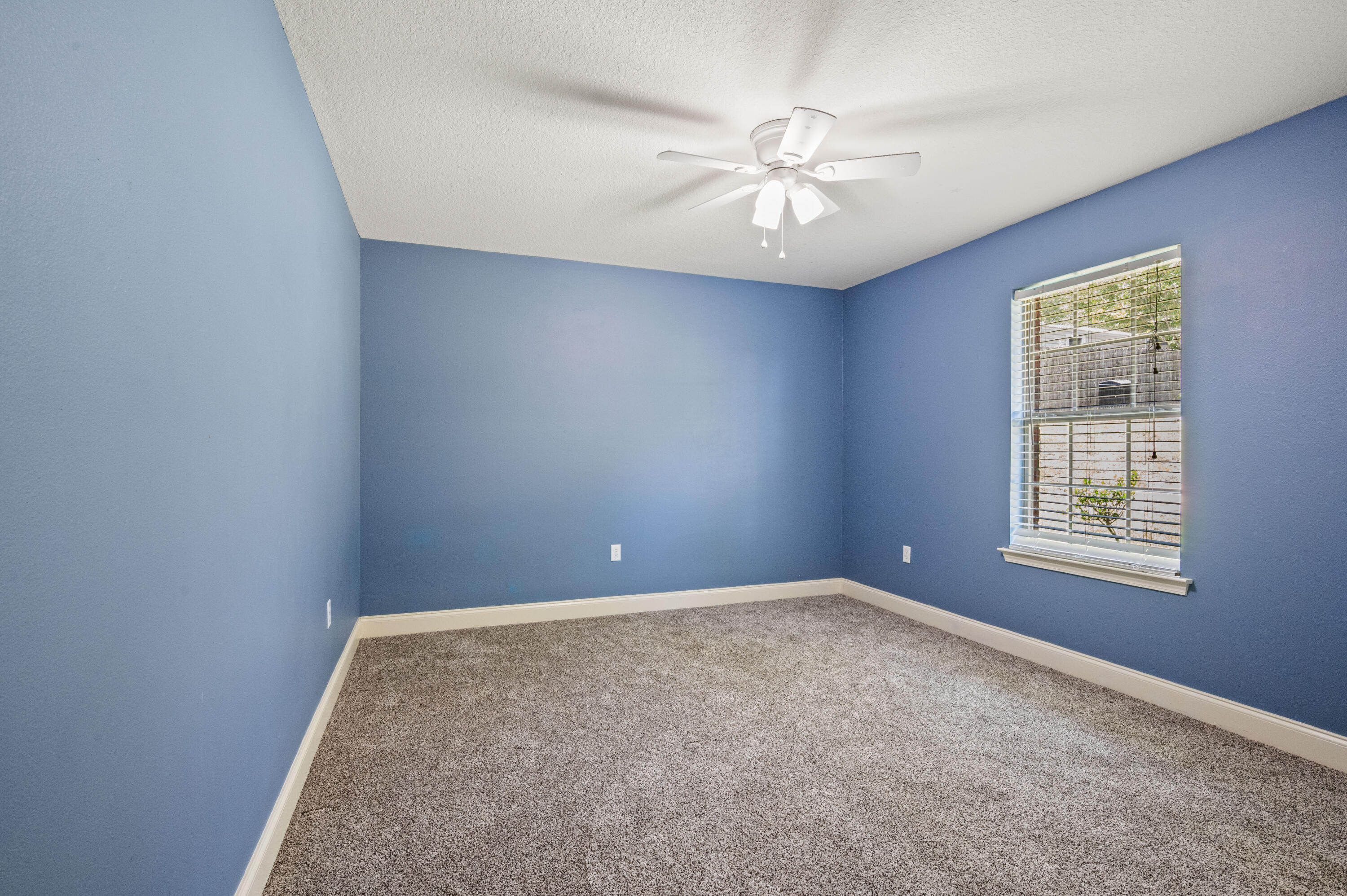 SILVER SPRINGS EST - Residential