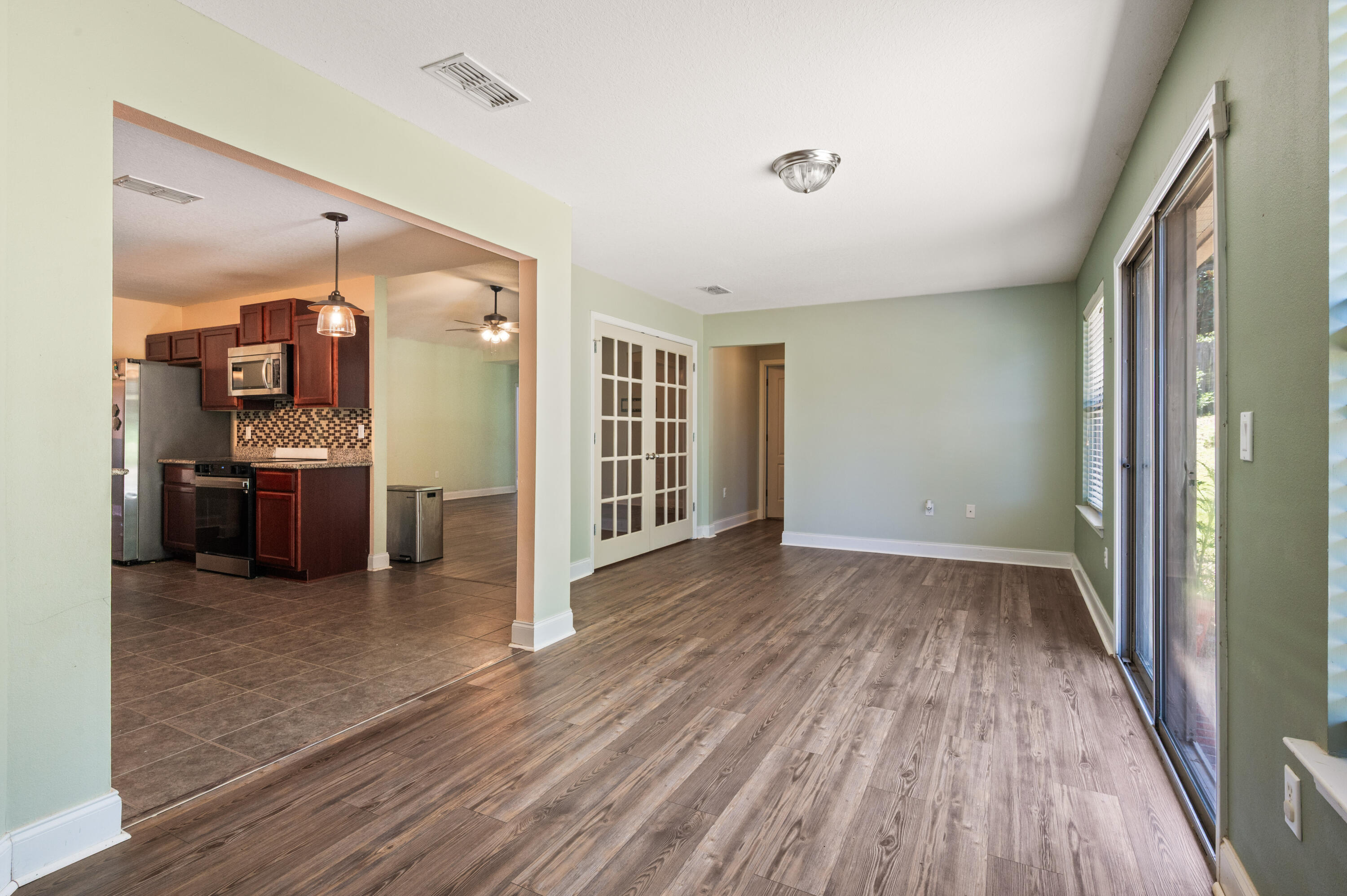SILVER SPRINGS EST - Residential