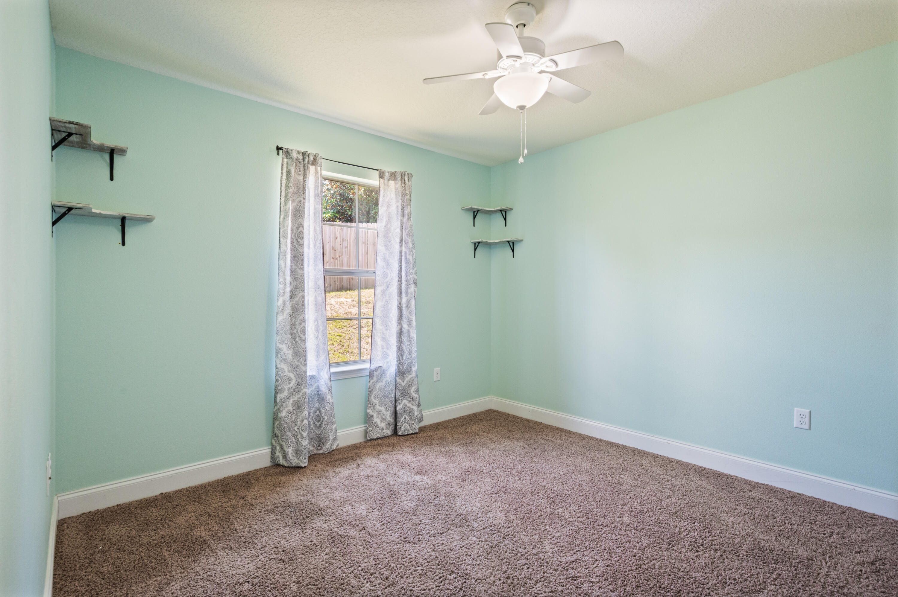 SILVER SPRINGS EST - Residential