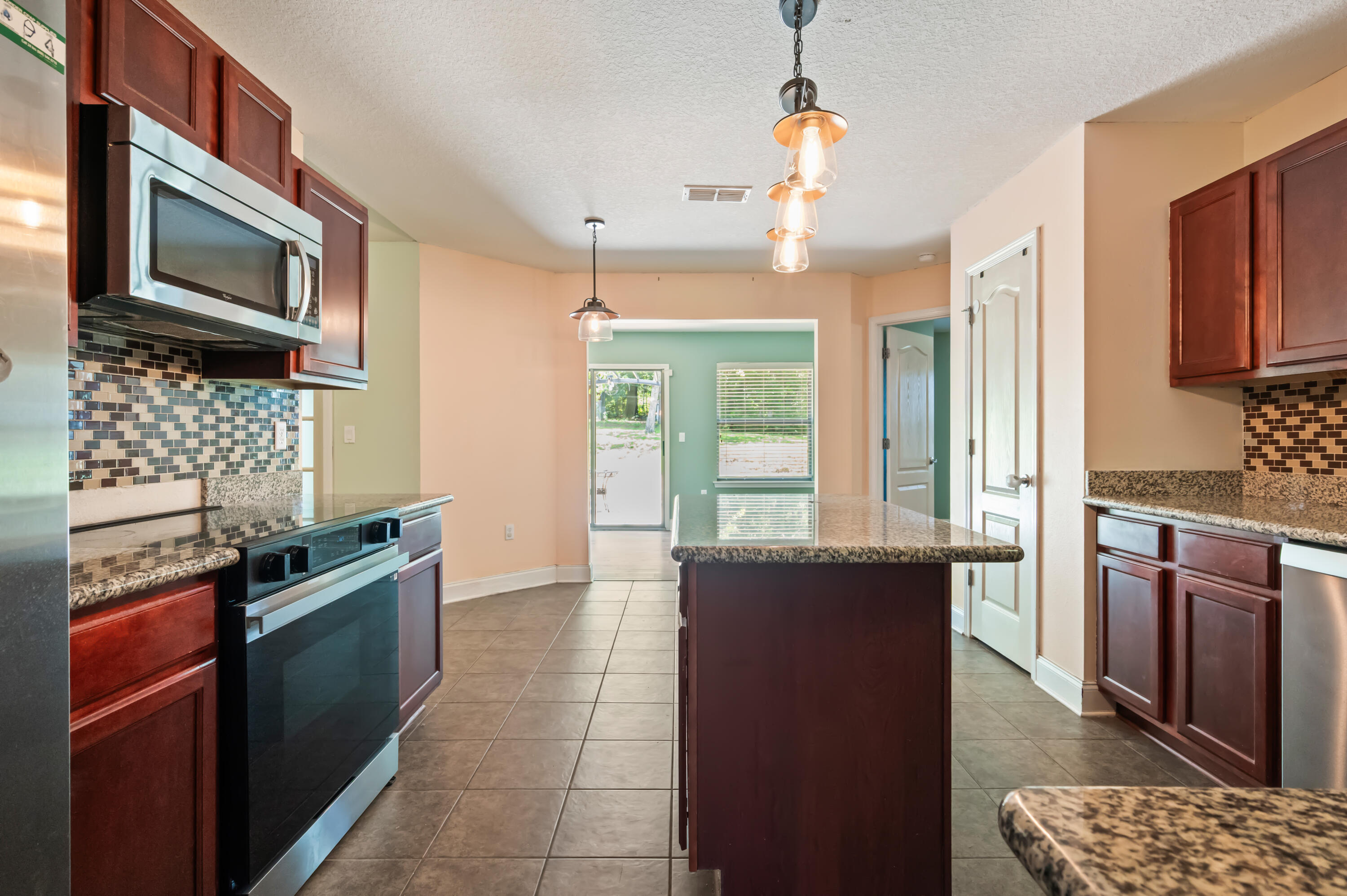 SILVER SPRINGS EST - Residential