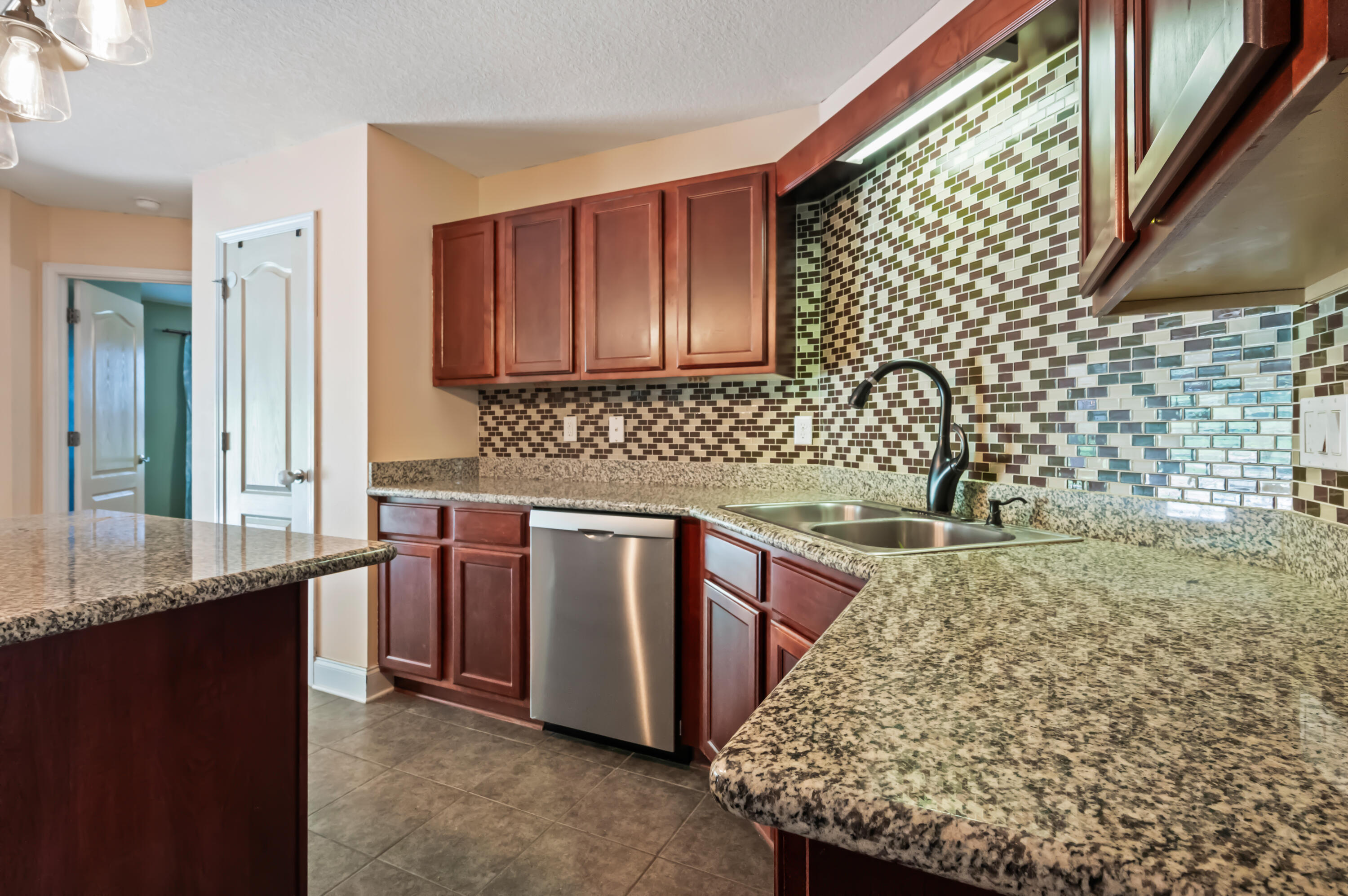 SILVER SPRINGS EST - Residential