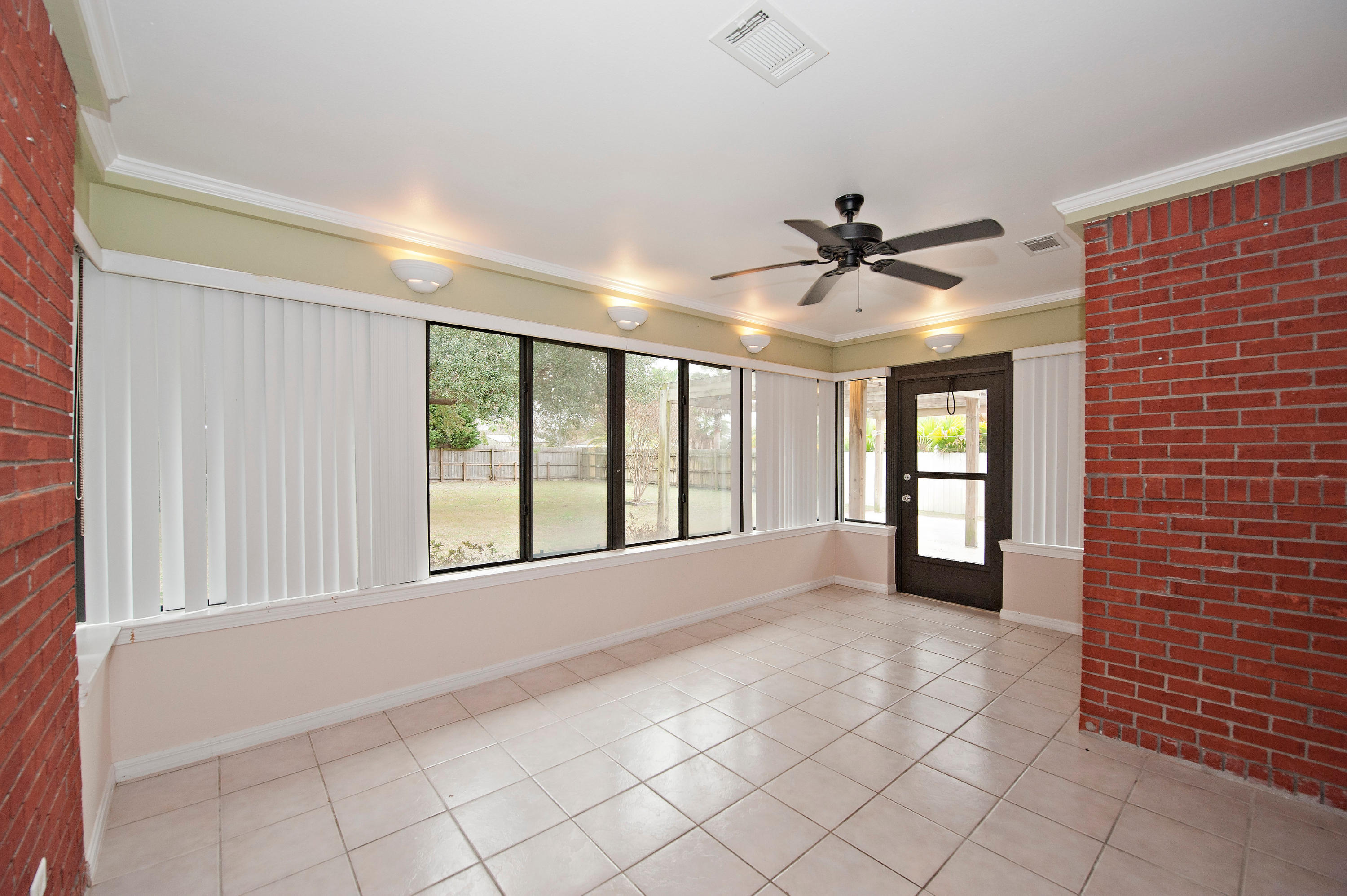 SOUND RETREAT - Residential