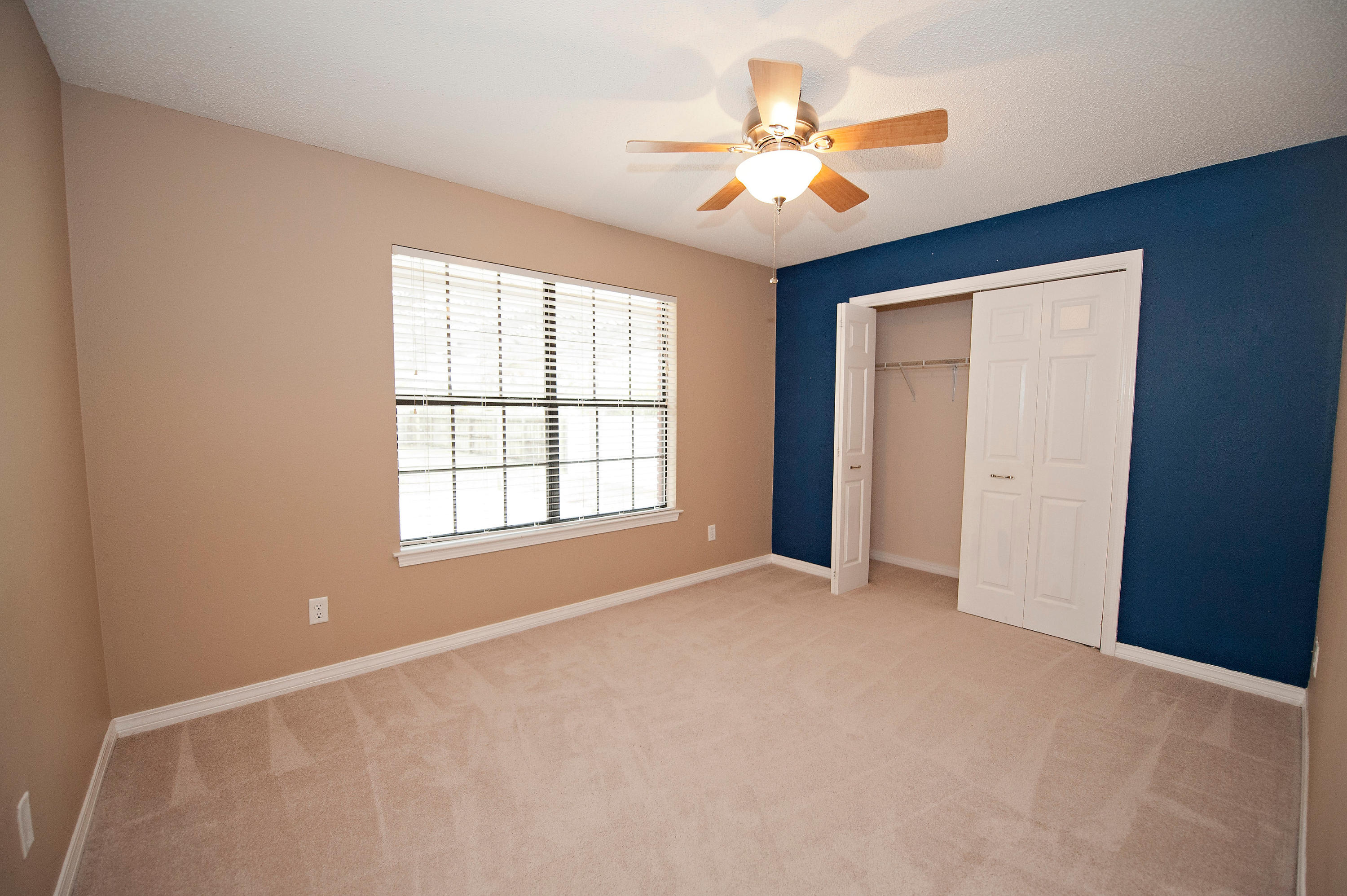 SOUND RETREAT - Residential