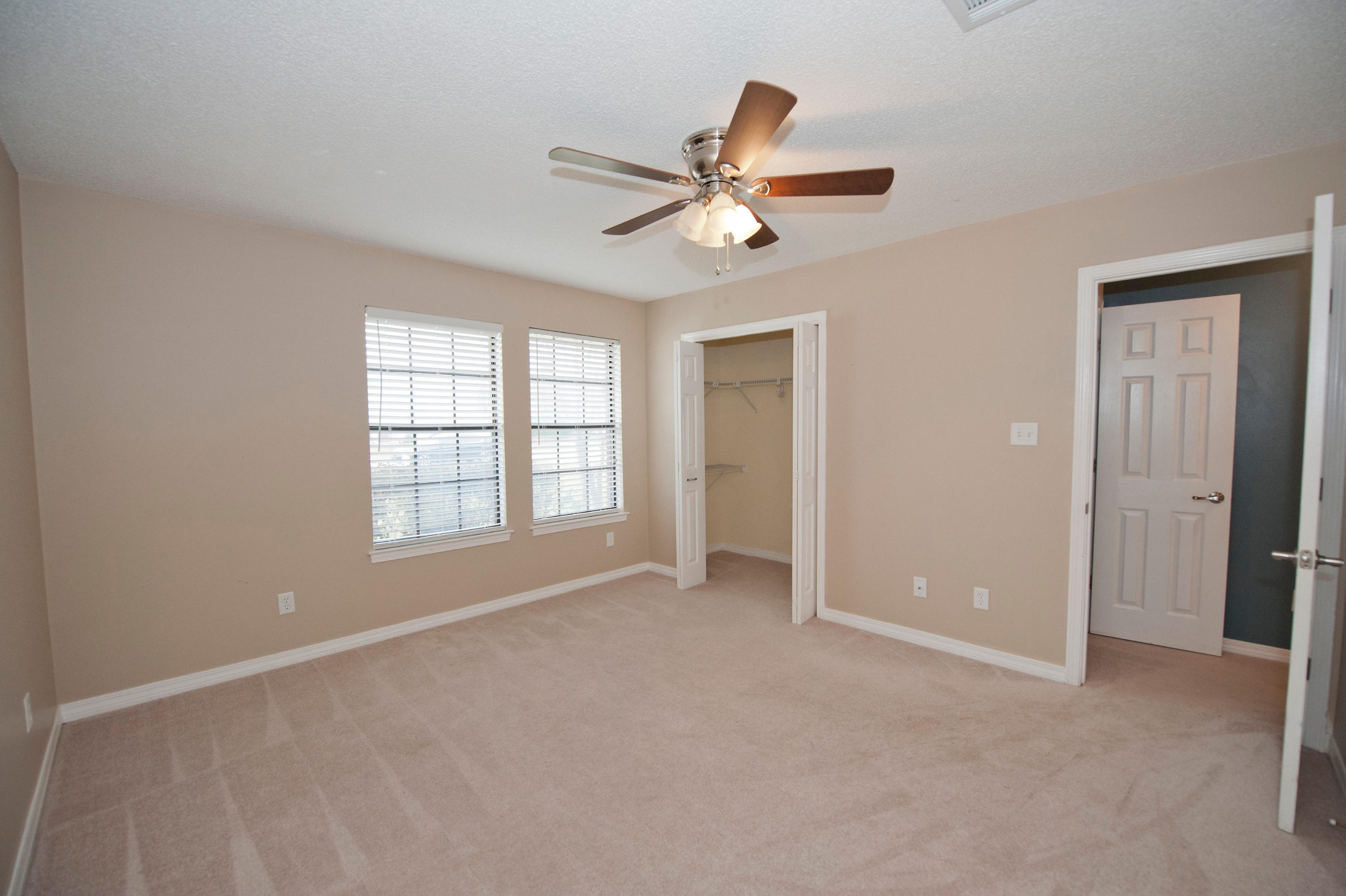 SOUND RETREAT - Residential