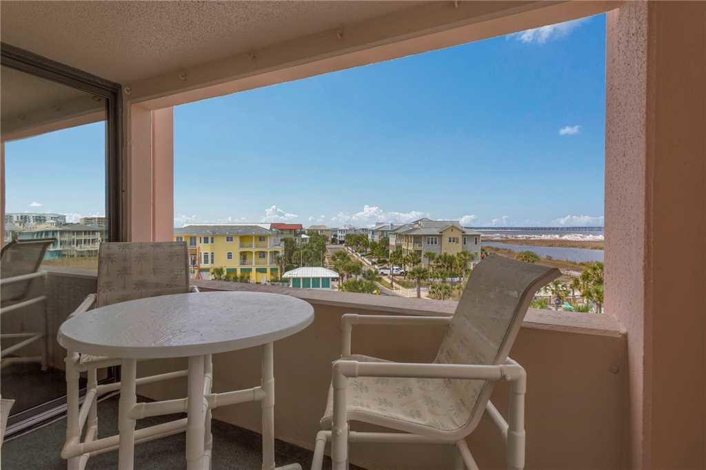 Jetty East Condominium - Residential