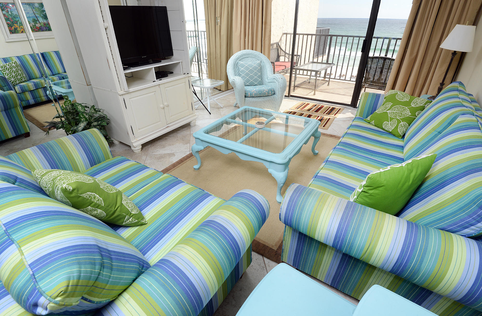 PELICAN WALK - Residential