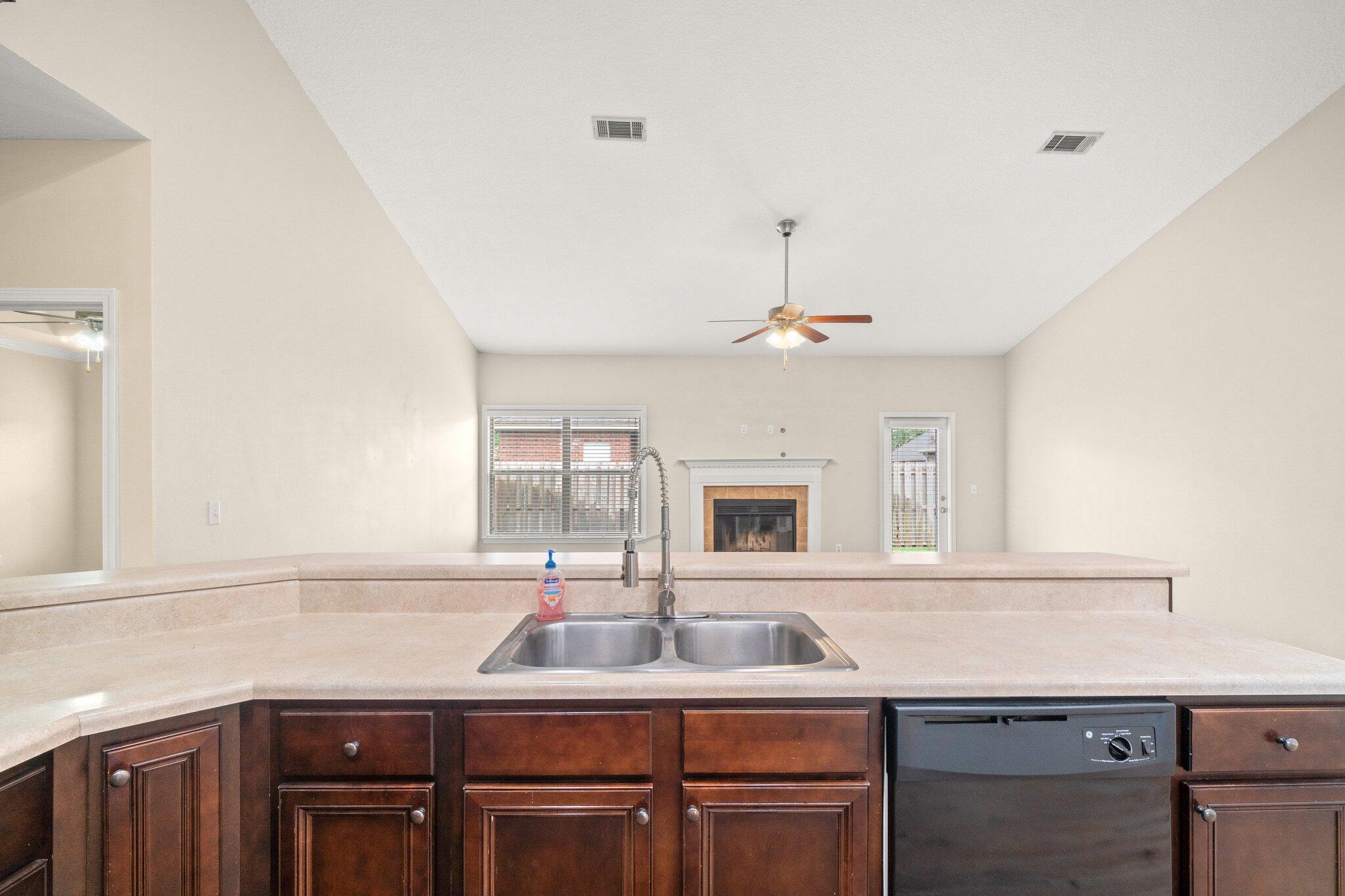 PEACH CREEK PH 1 - Residential Lease