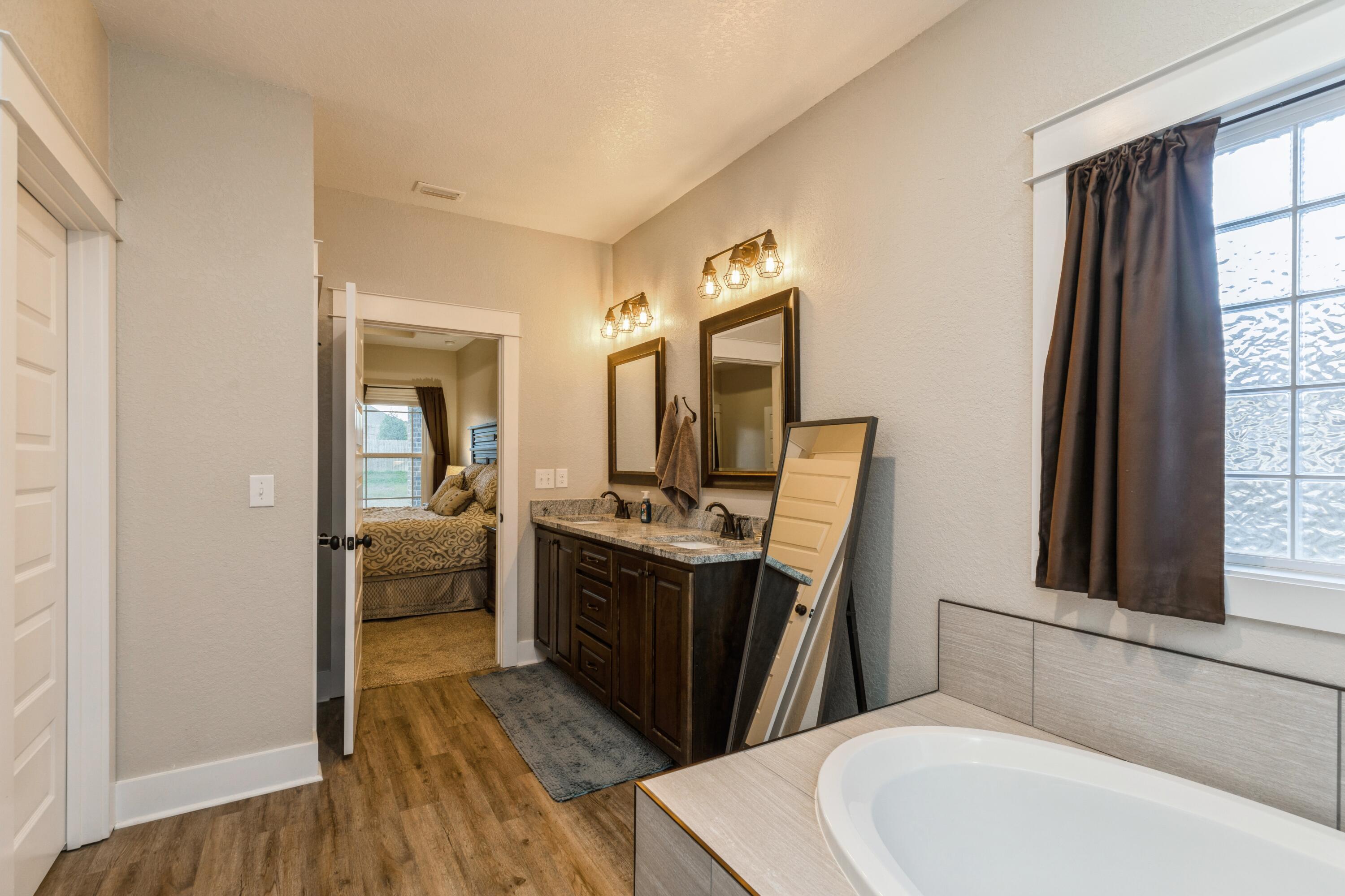 MOSSY OAKS - Residential