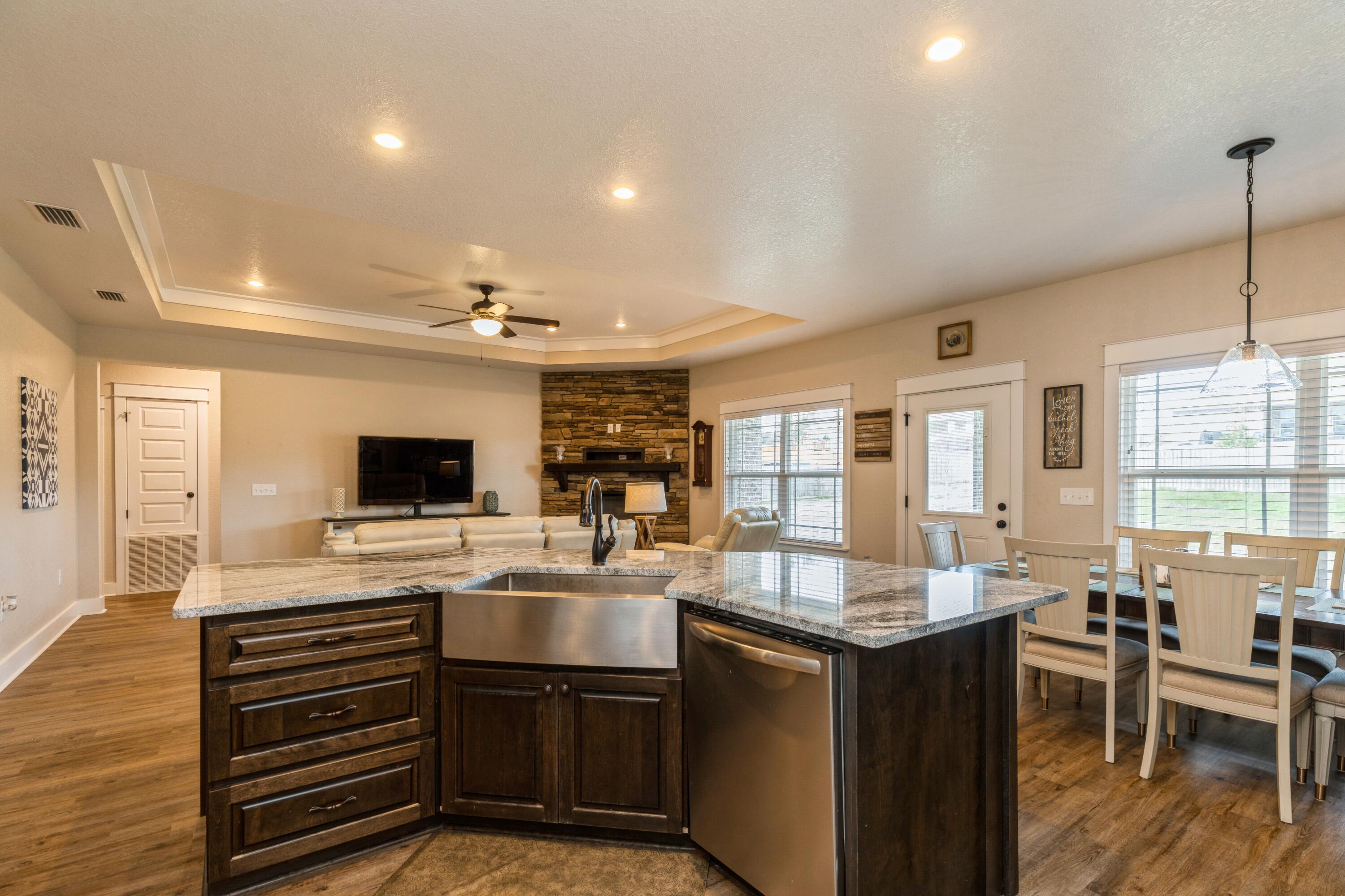 MOSSY OAKS - Residential