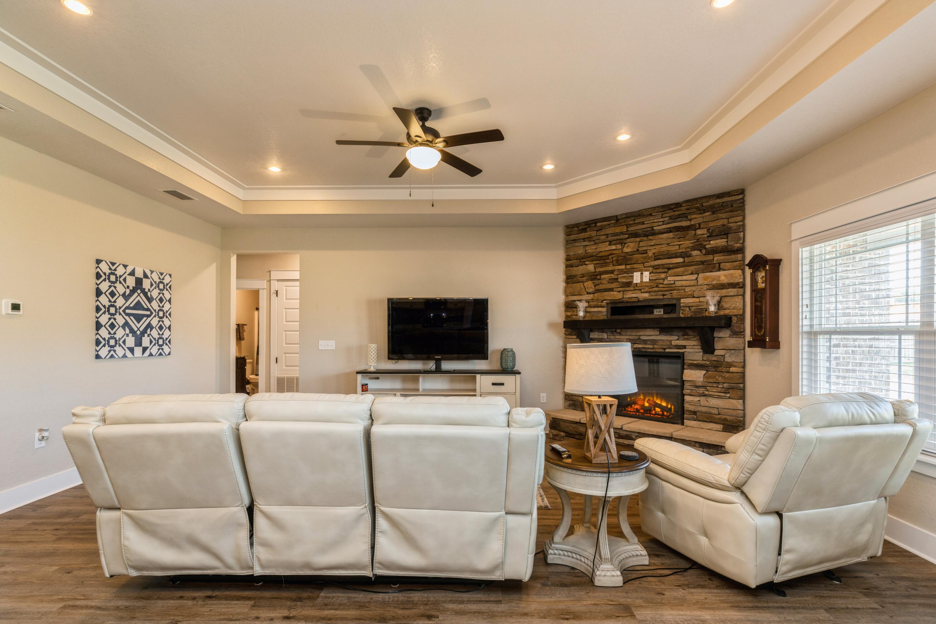 MOSSY OAKS - Residential