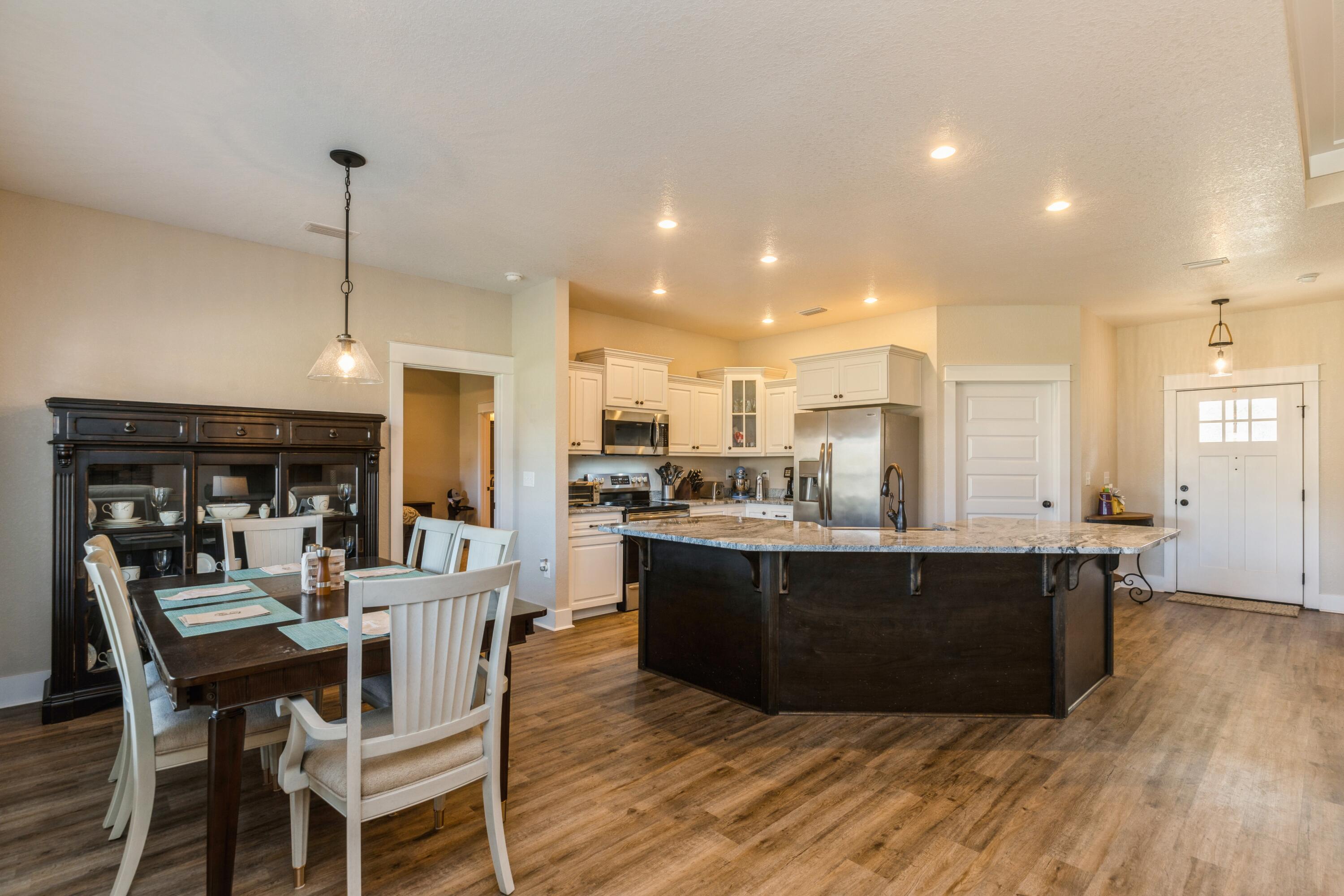 MOSSY OAKS - Residential