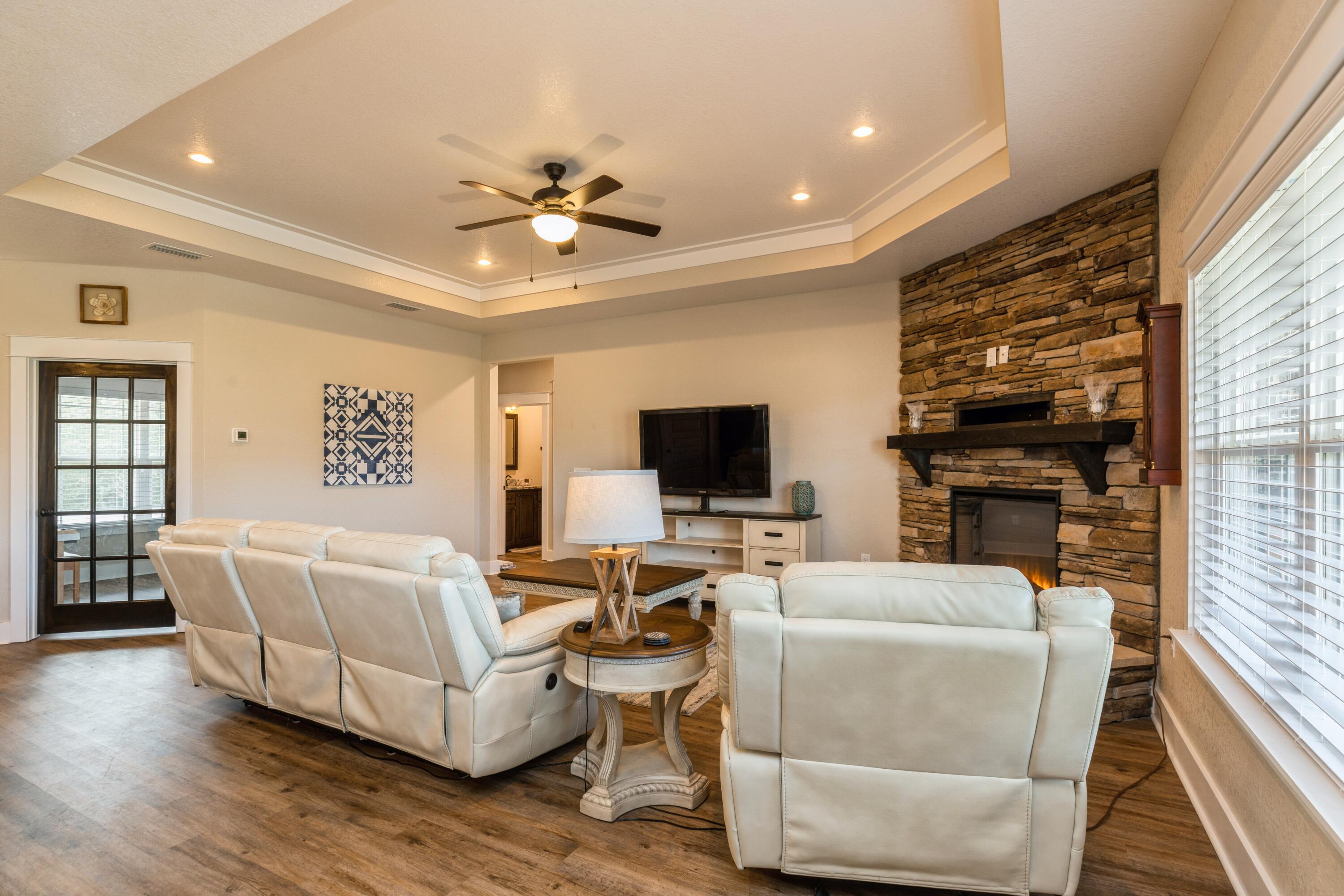 MOSSY OAKS - Residential