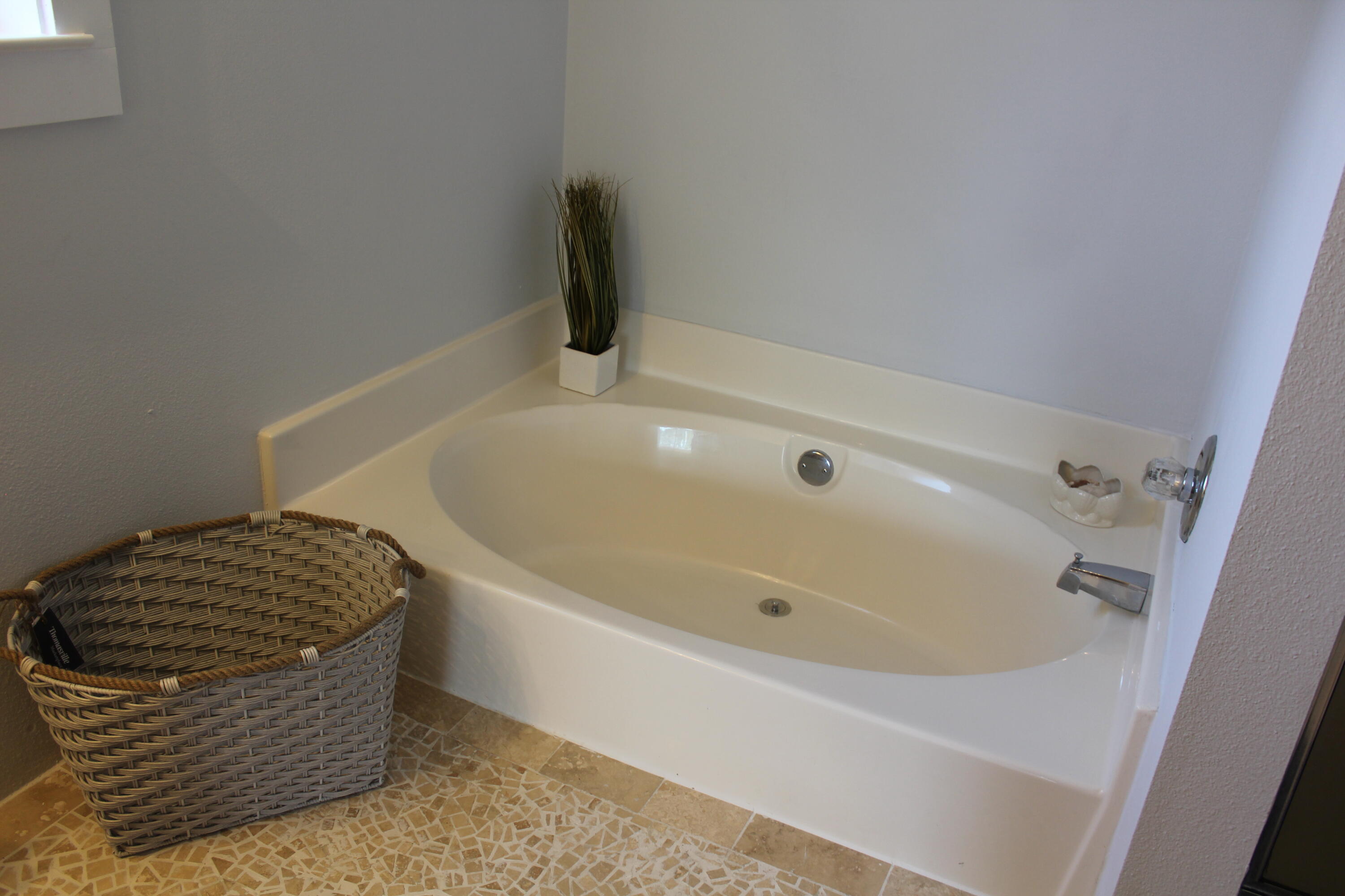 MAGNOLIA LAKE ESTATES (PHASE IV) - Residential