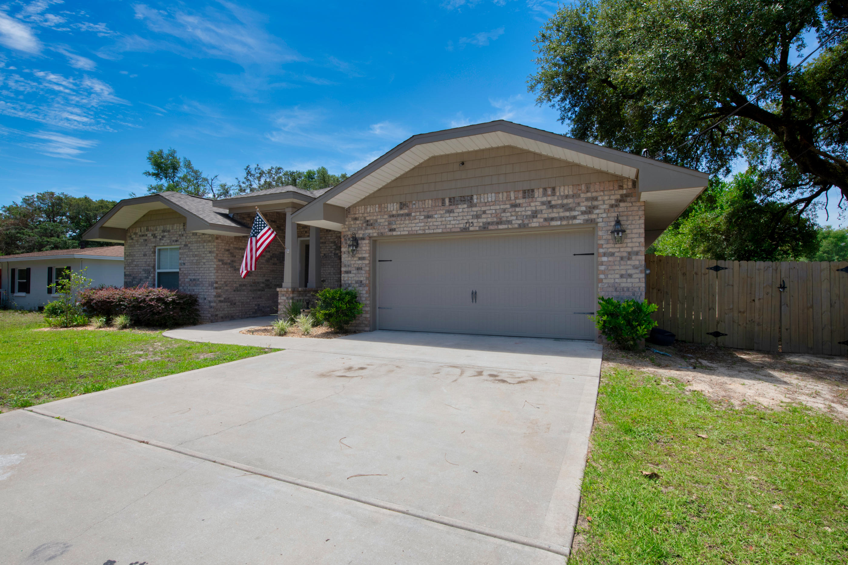 RACETRACK ROAD - Residential