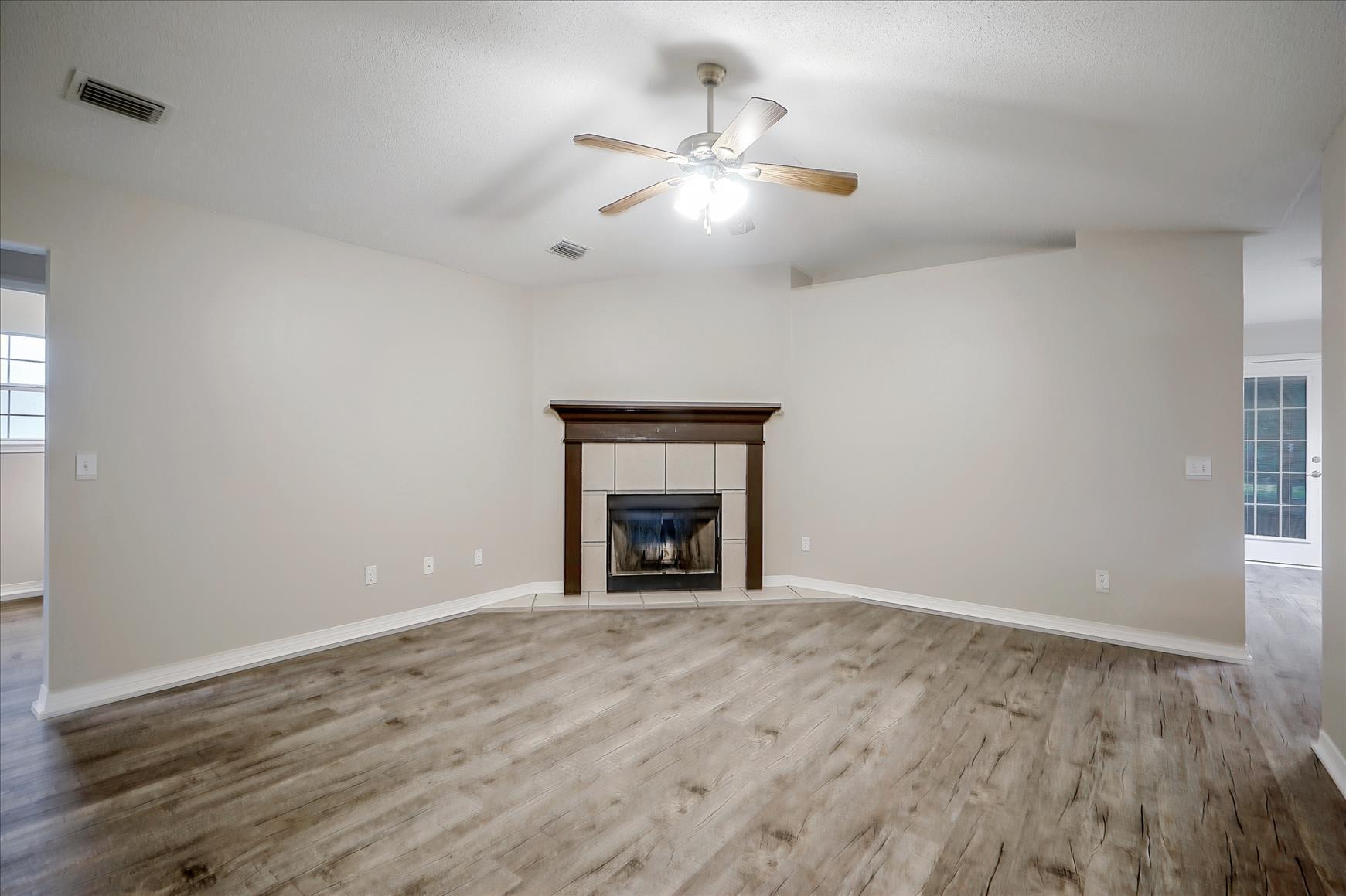 NAVARRE S/D 2ND ADDN - Residential