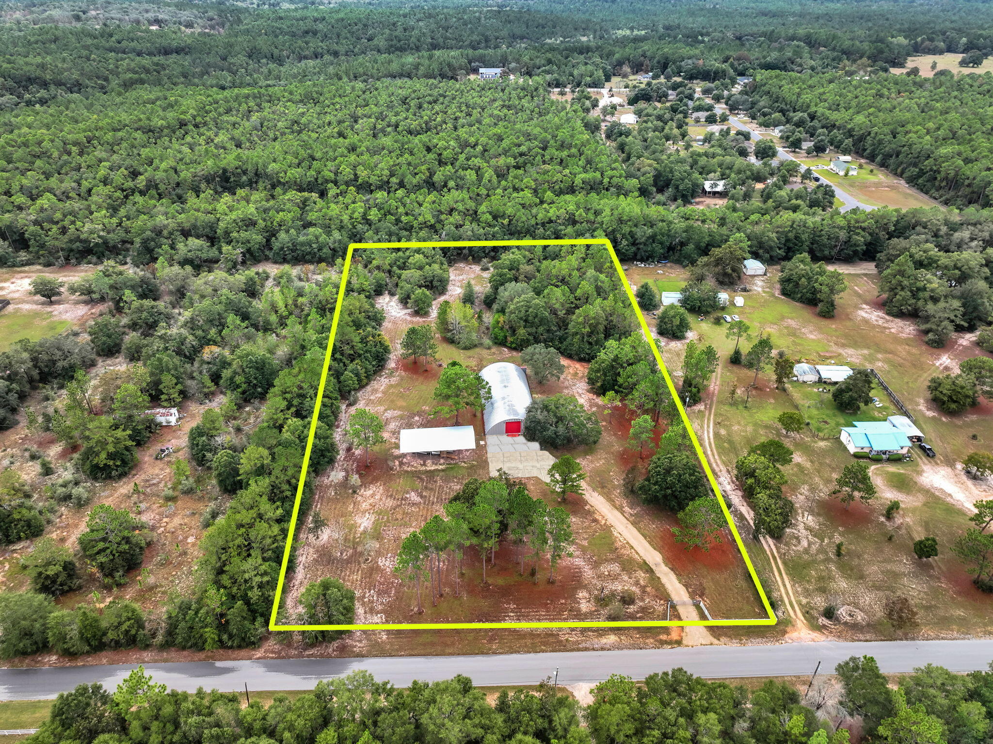 Main image without alt text