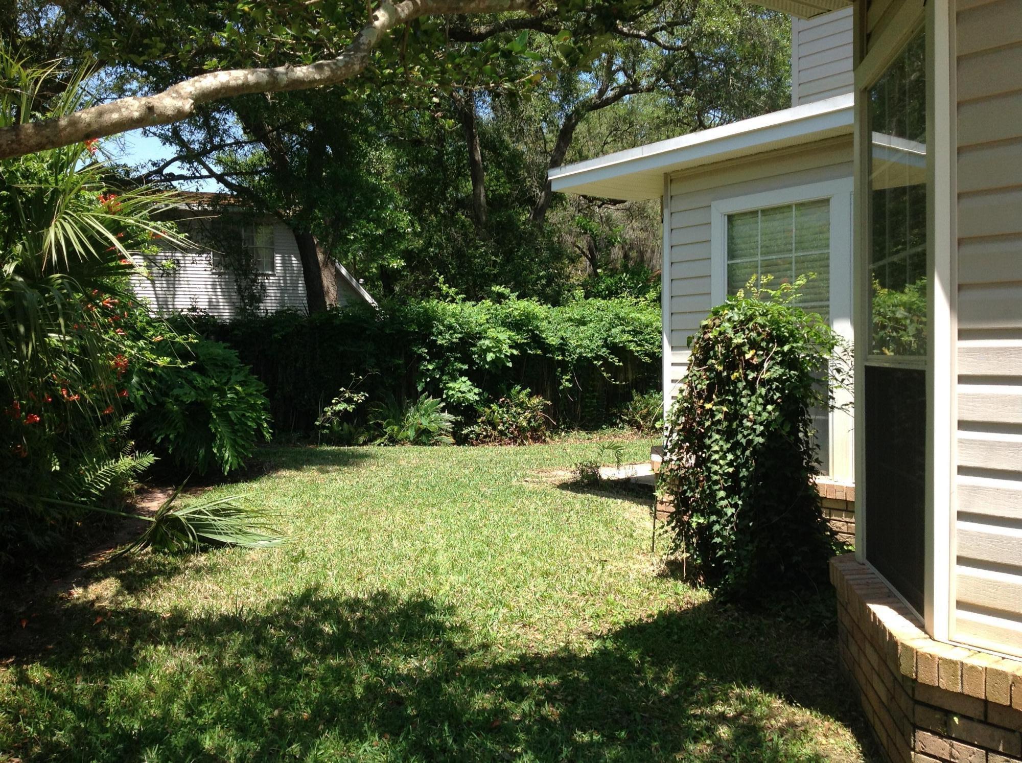 PALM SHORES - Residential