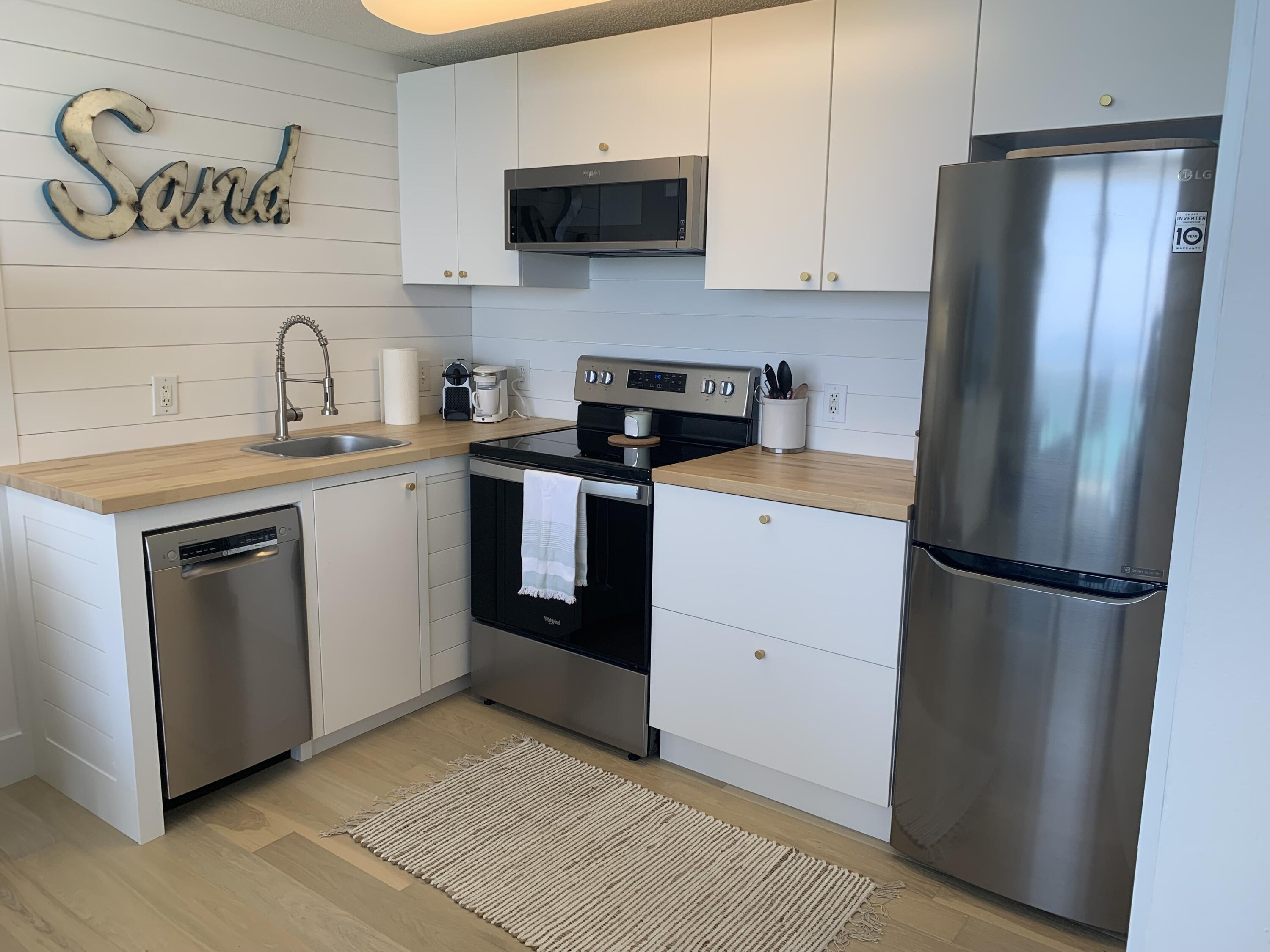 MAJESTIC BEACH TOWERS I - Residential