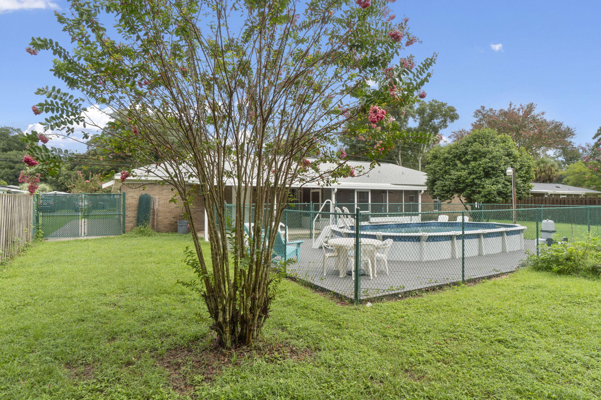 OAKFIELD ACRES - Residential