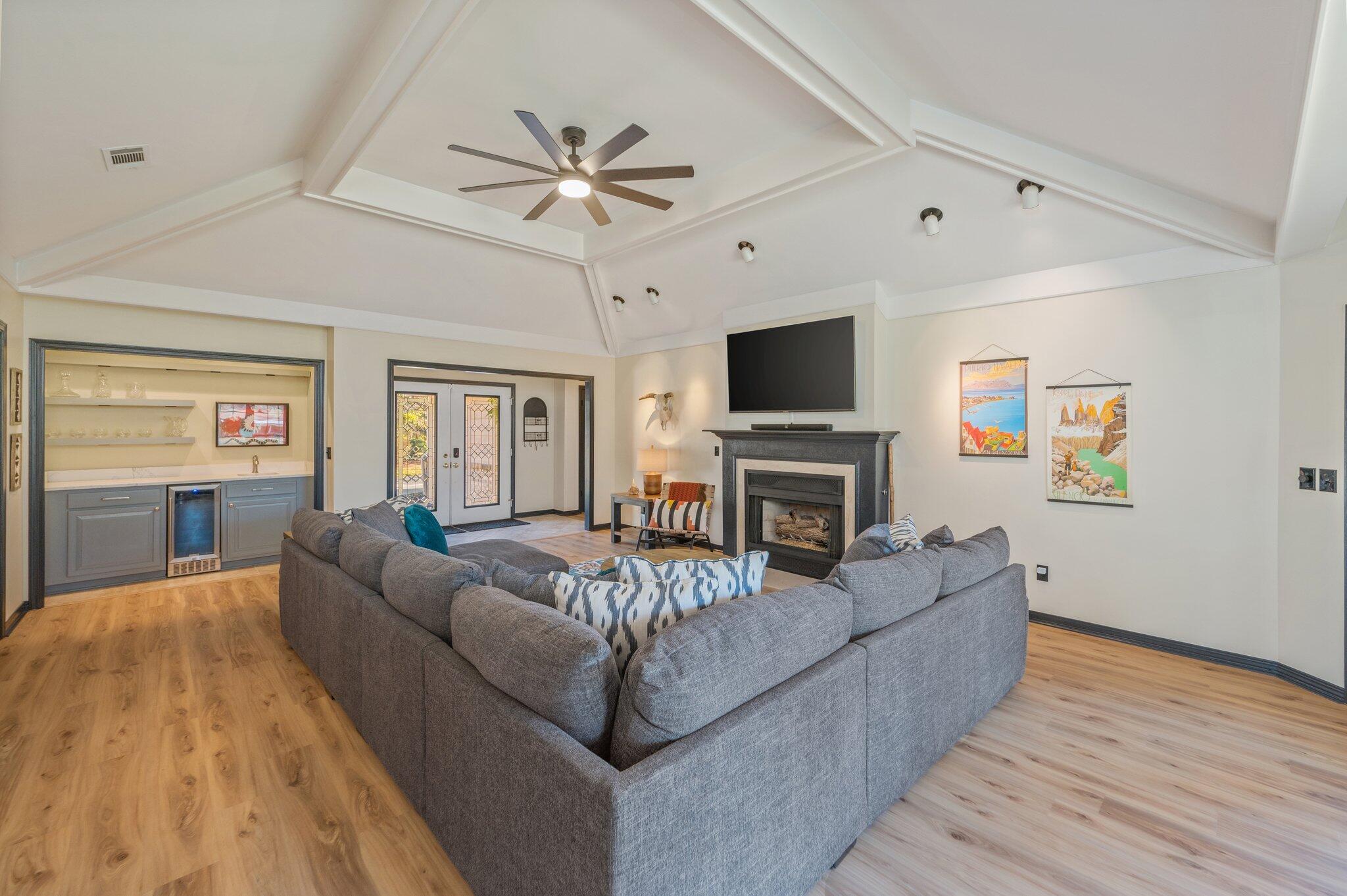 BAYOU POQUITO - Residential