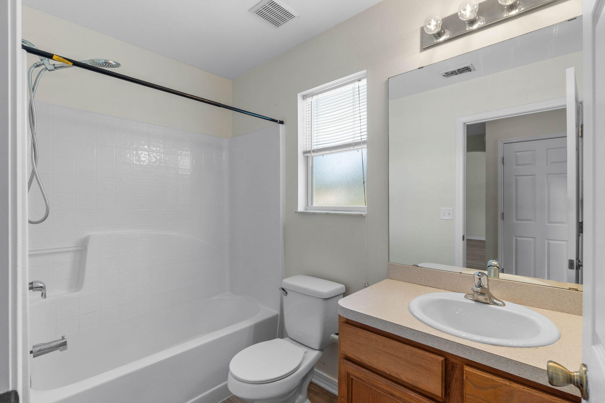 RIDGE CREST PH II - Residential Lease