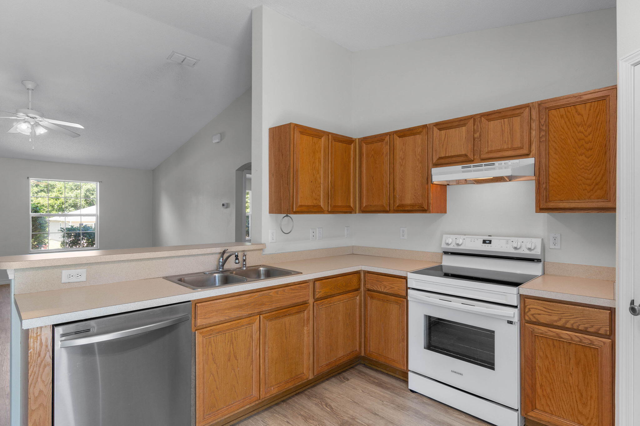 RIDGE CREST PH II - Residential Lease