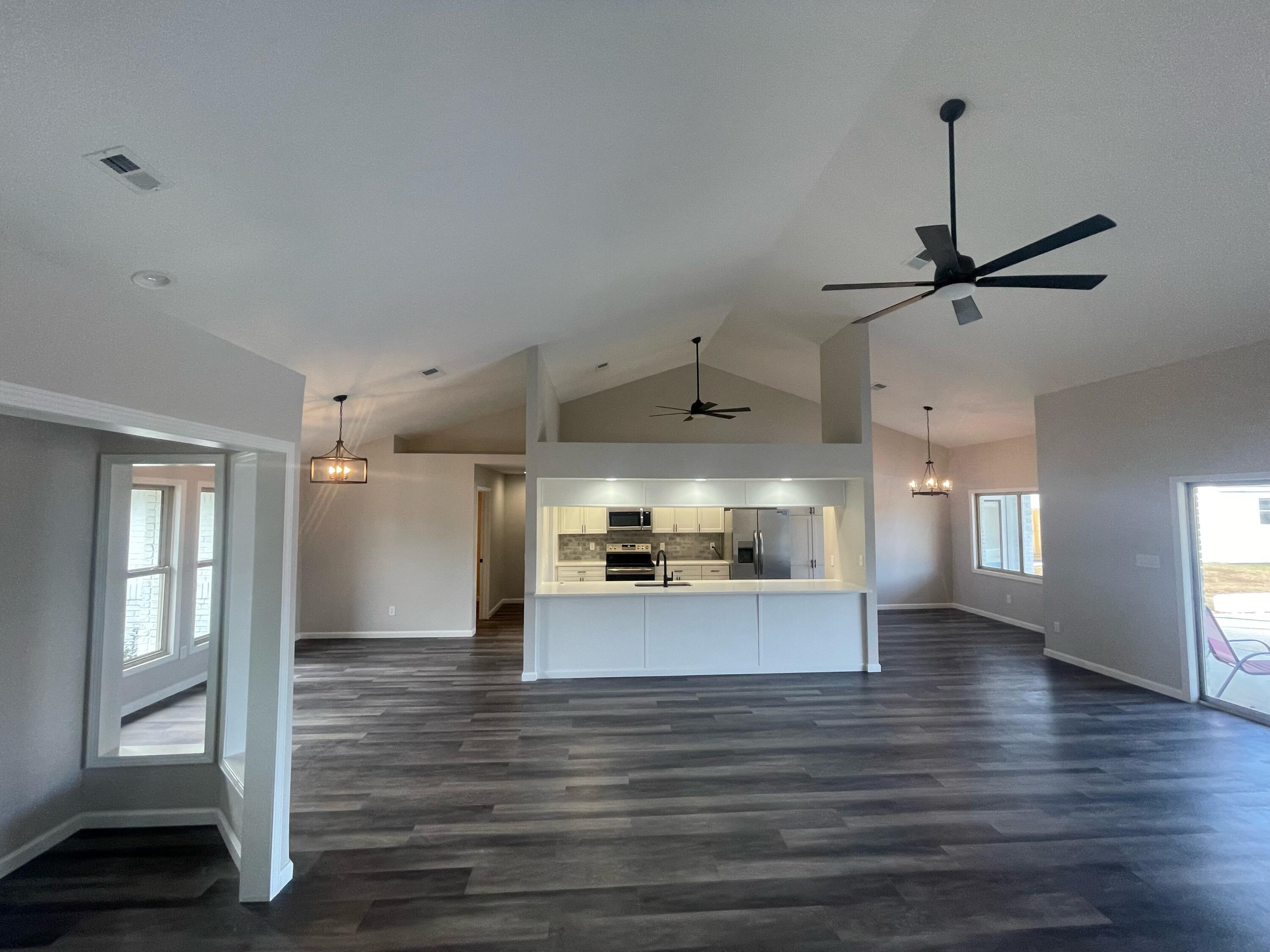 BRISTOL PARK - Residential